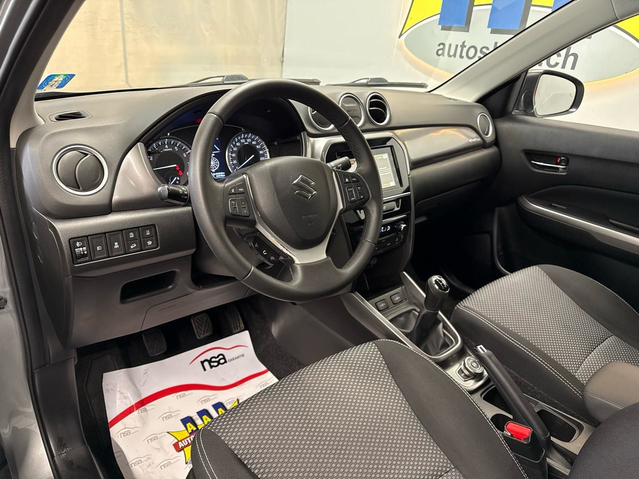 SUZUKI Vitara 1.0 Unico-showroom-element-2
