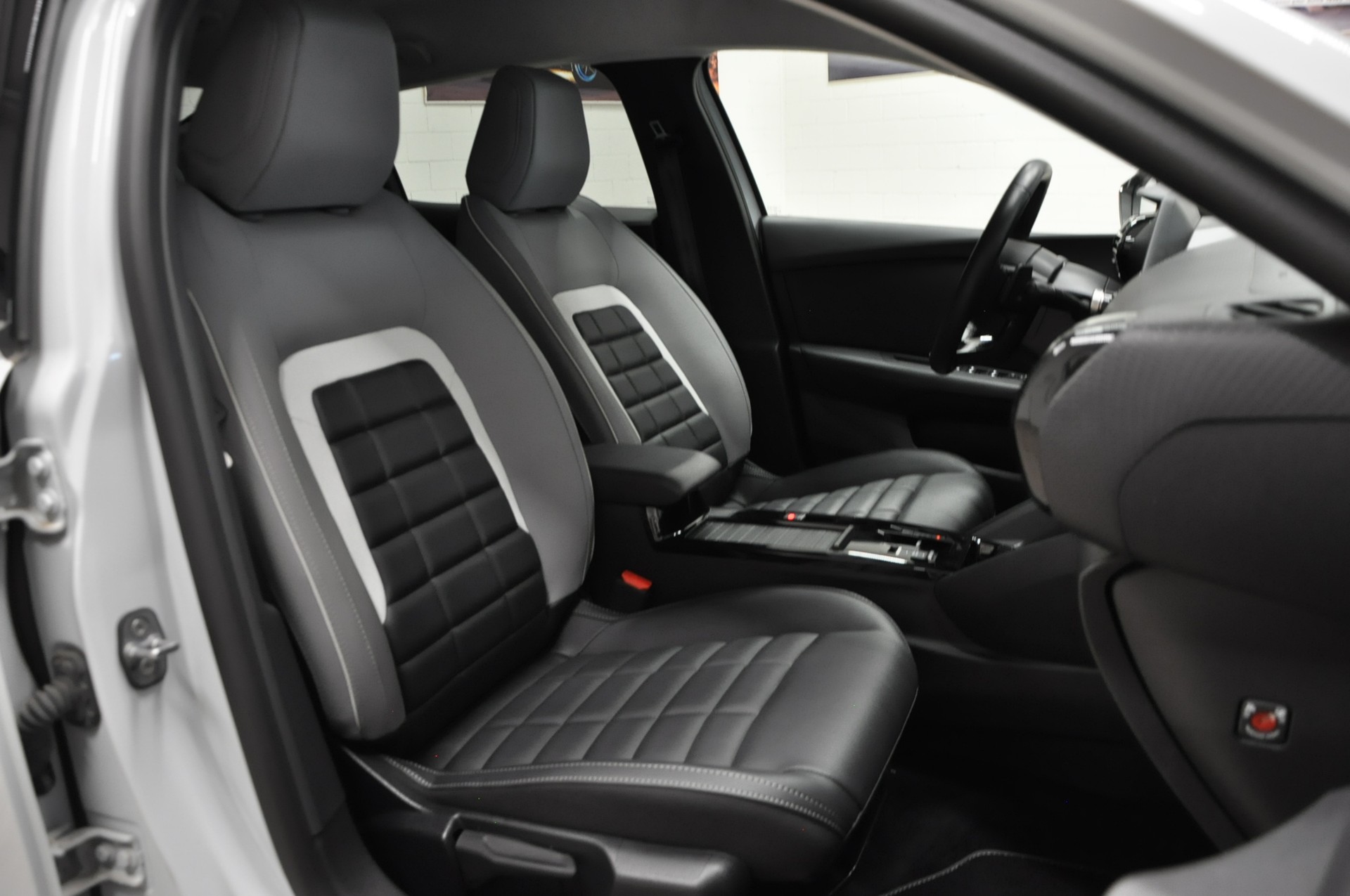 CITROEN C4 X HEV Max e-DCS6-image-12