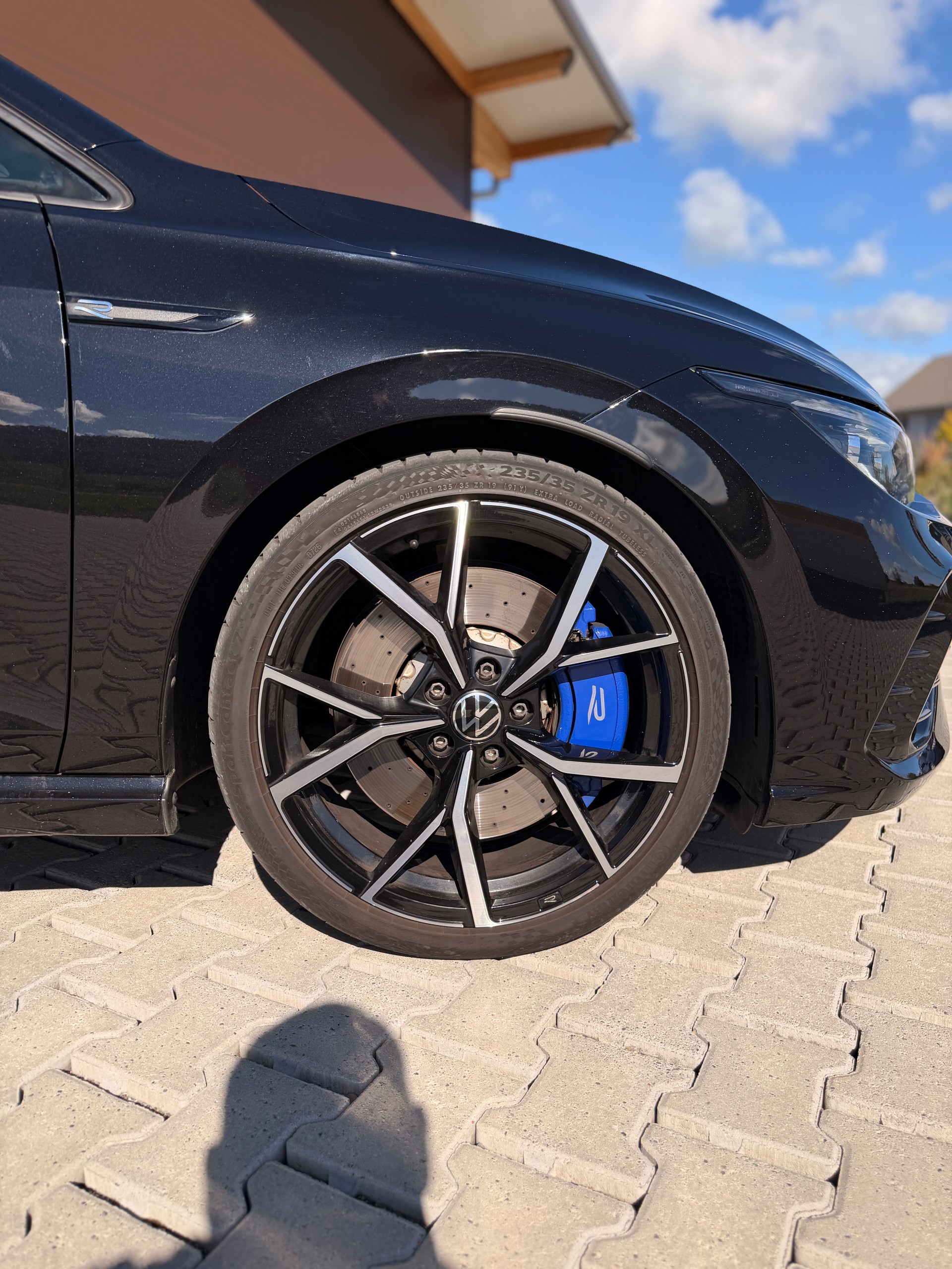 VW Golf 2.0 TSI R DSG 4Motion-image-5