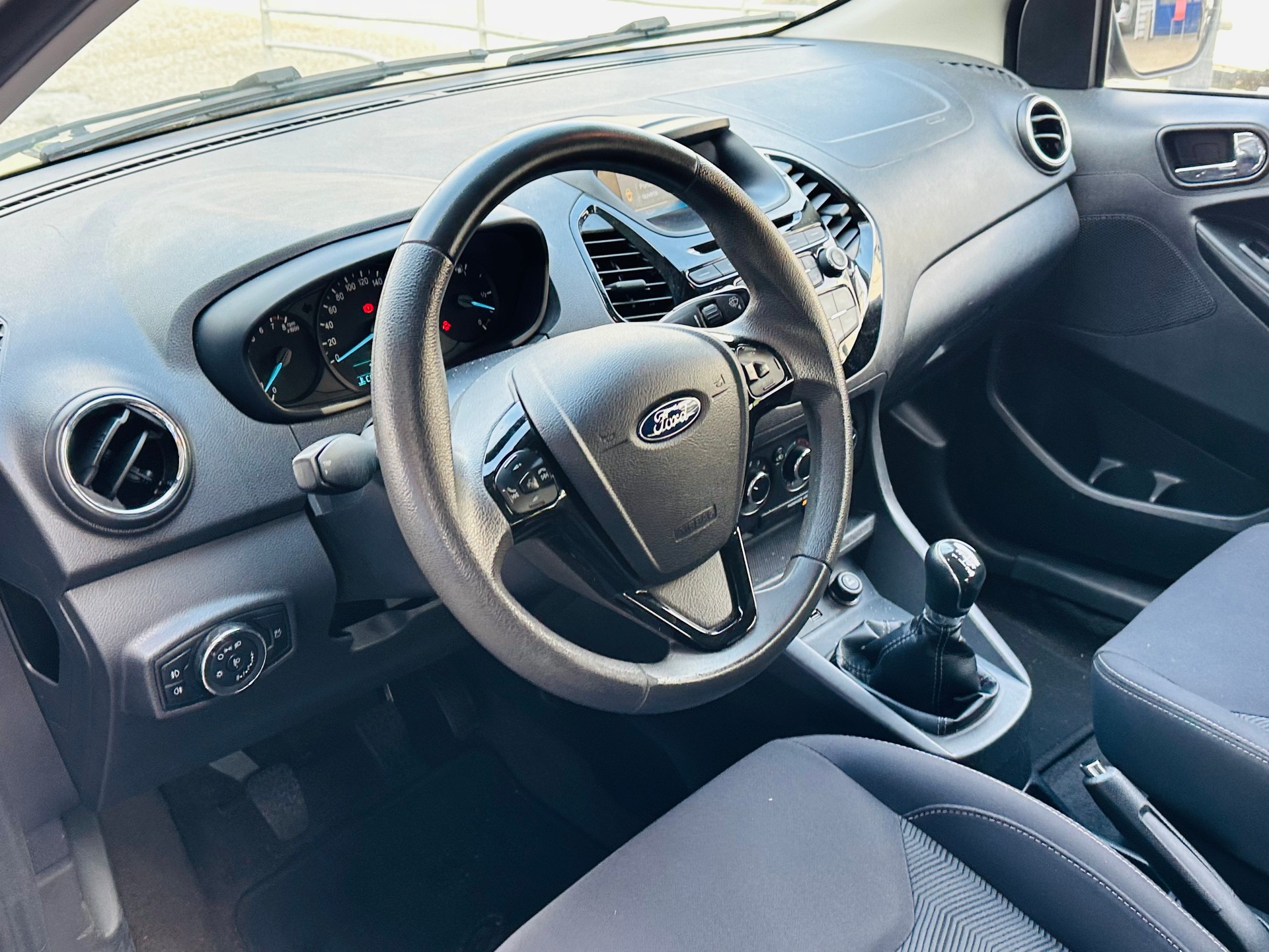 FORD KA+ 1.2 Ti-VCT Cool&Sound-image-10