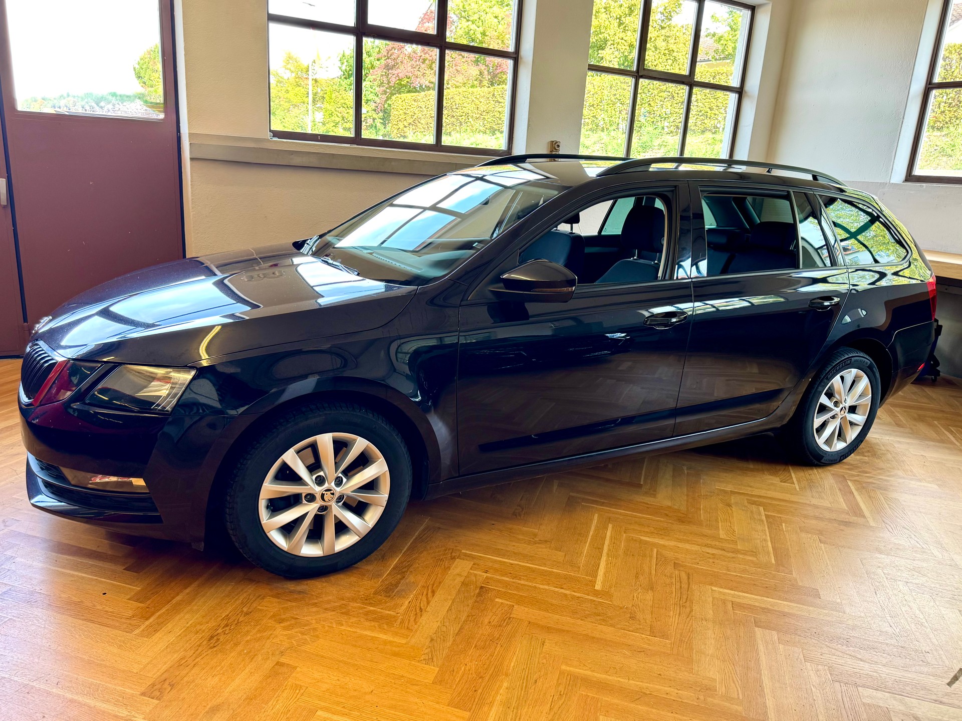 SKODA Octavia Combi 1.8 TSI Ambition 4x4 DSG-image-2