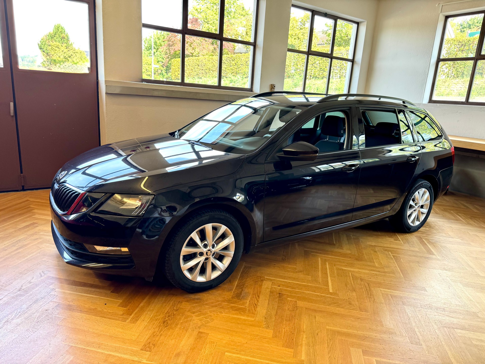 SKODA Octavia Combi 1.8 TSI Ambition 4x4 DSG-image-1