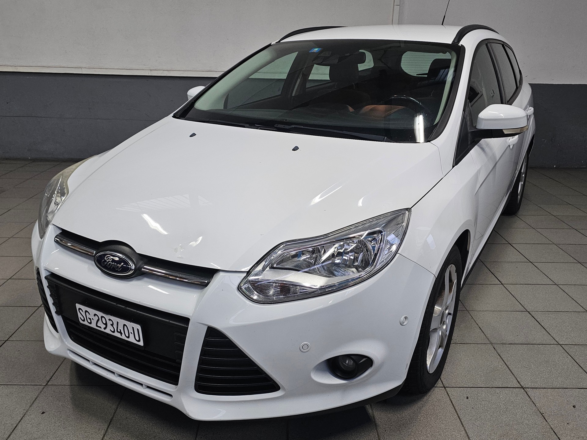 FORD Focus 1.0 SCTi Carving-image-1