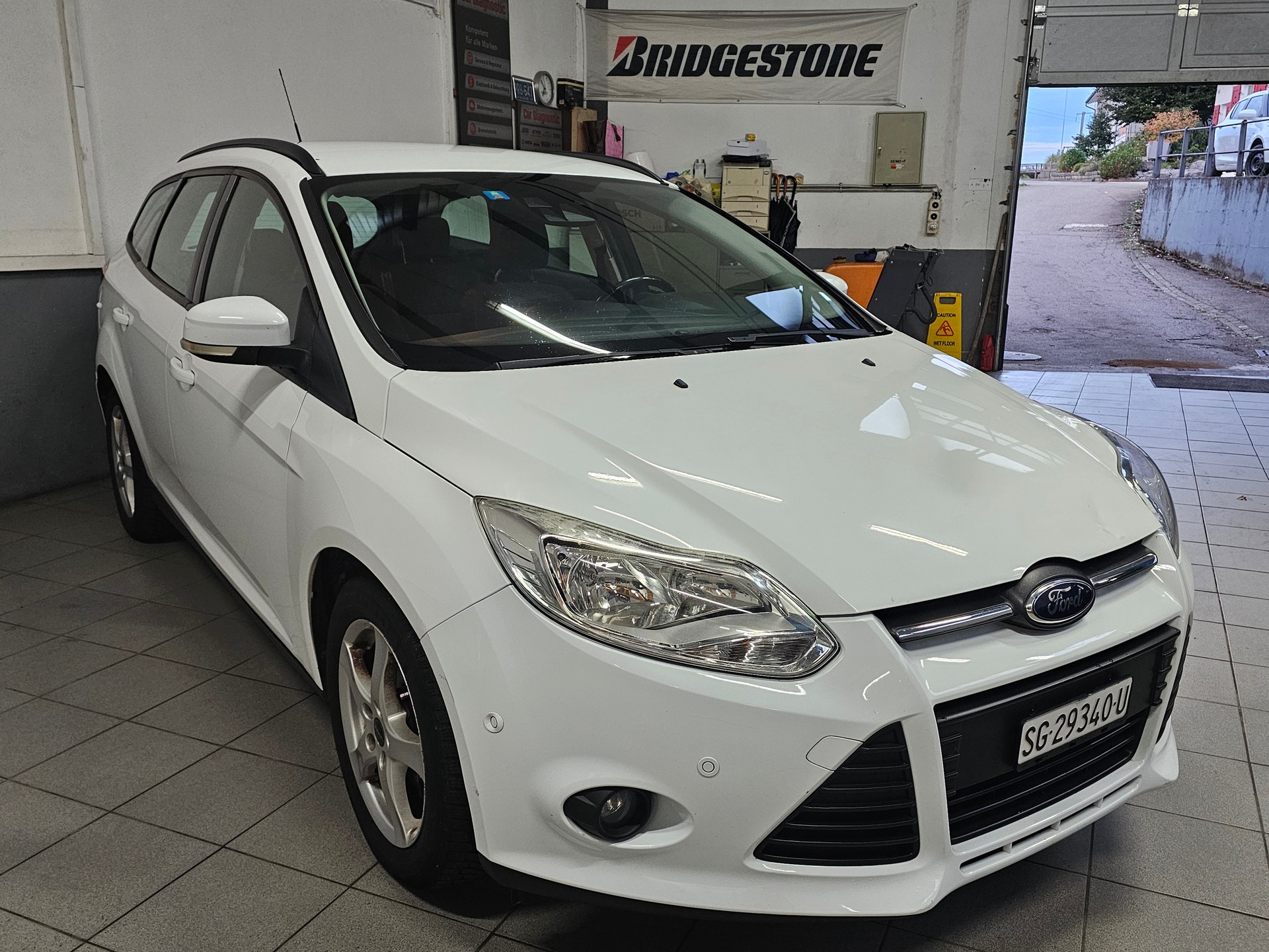 FORD Focus 1.0 SCTi Carving-image-0