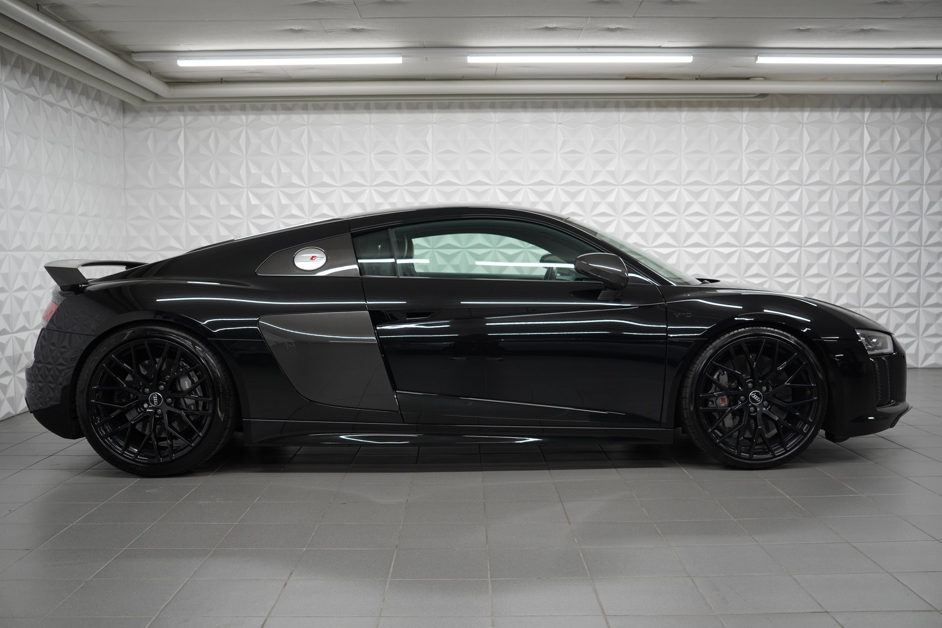 AUDI R8 Coupé 5.2 plus S-Tronic-image-5