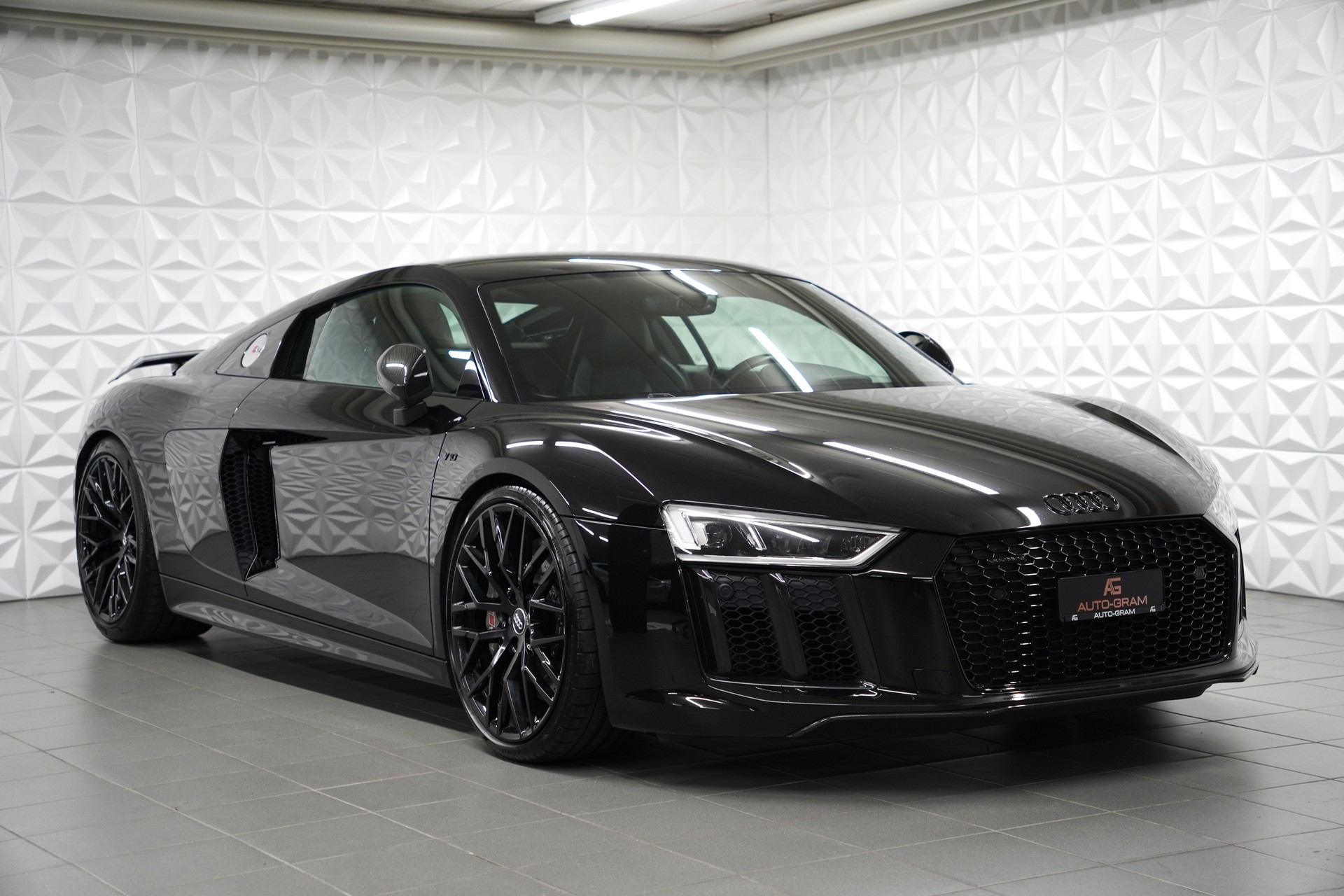 AUDI R8 Coupé 5.2 plus S-Tronic-image-6