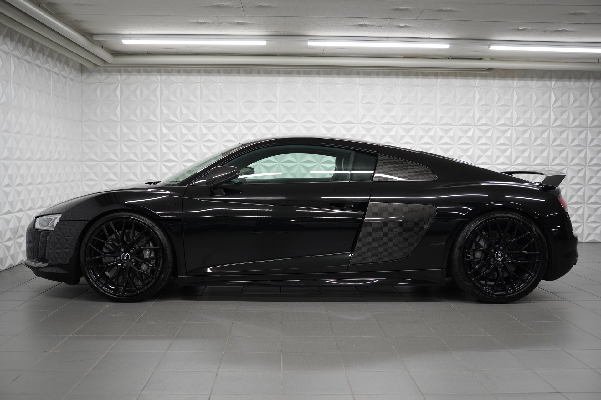 AUDI R8 Coupé 5.2 plus S-Tronic-image-1