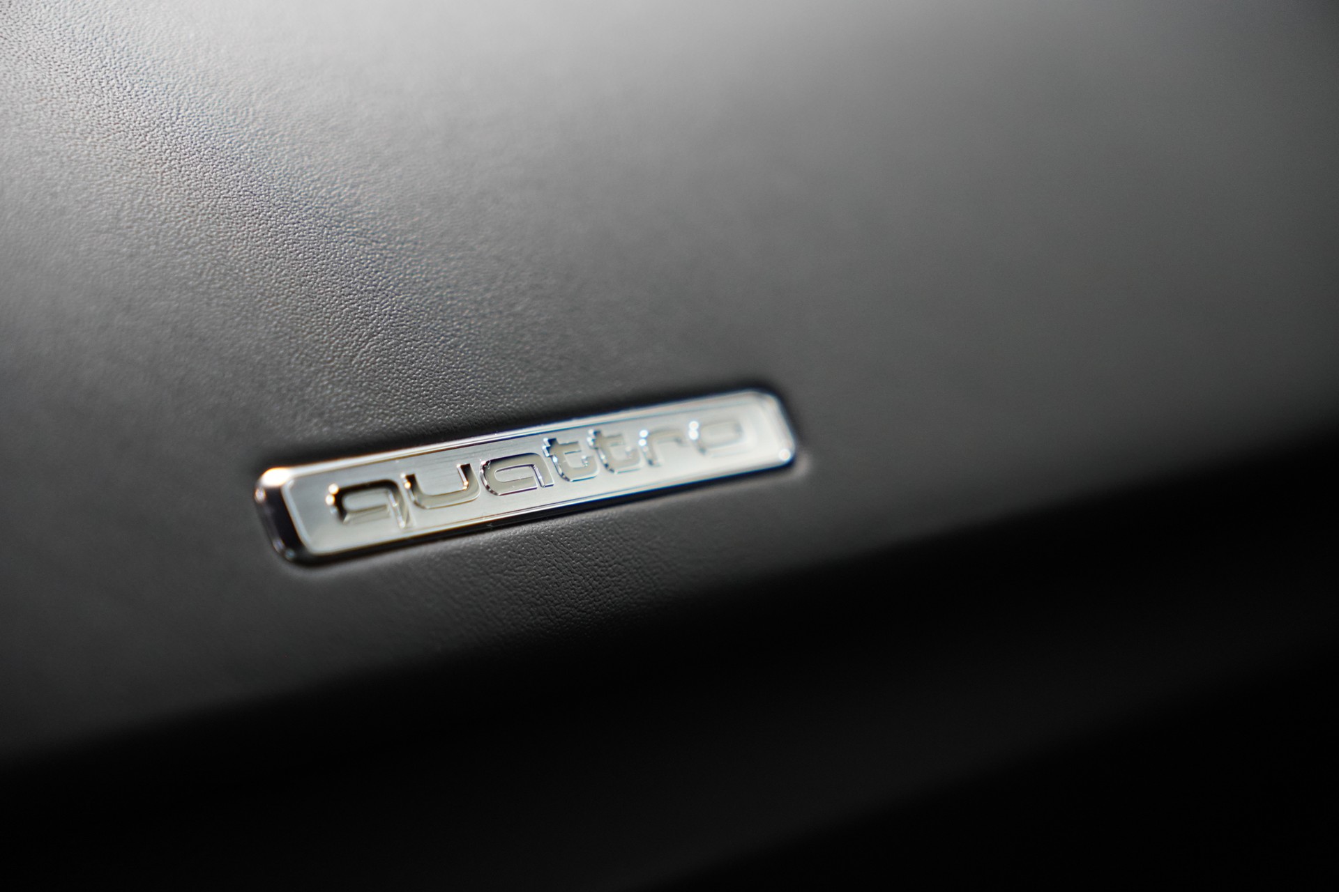 AUDI R8 Coupé 5.2 plus S-Tronic-image-21