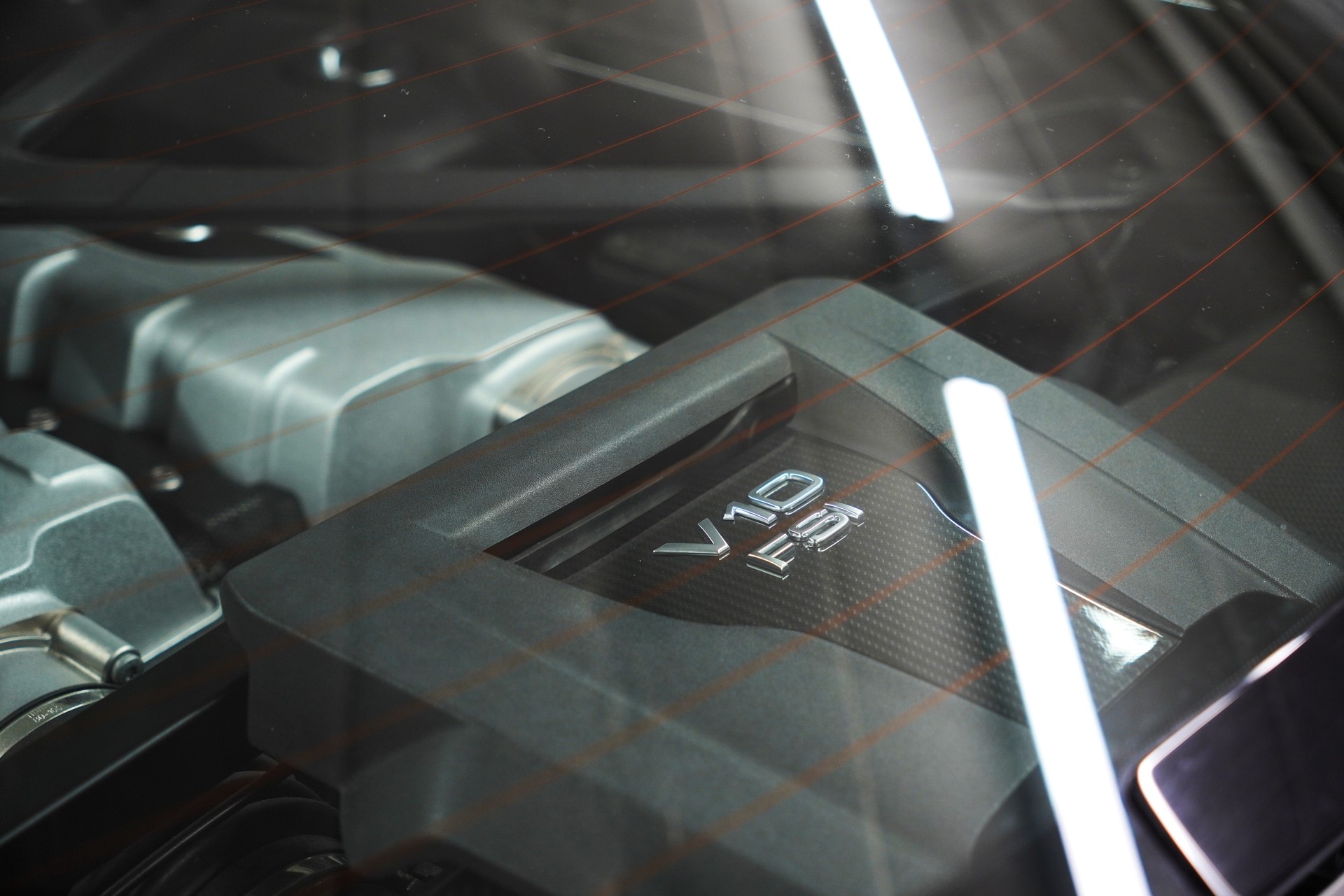 AUDI R8 Coupé 5.2 plus S-Tronic-image-14