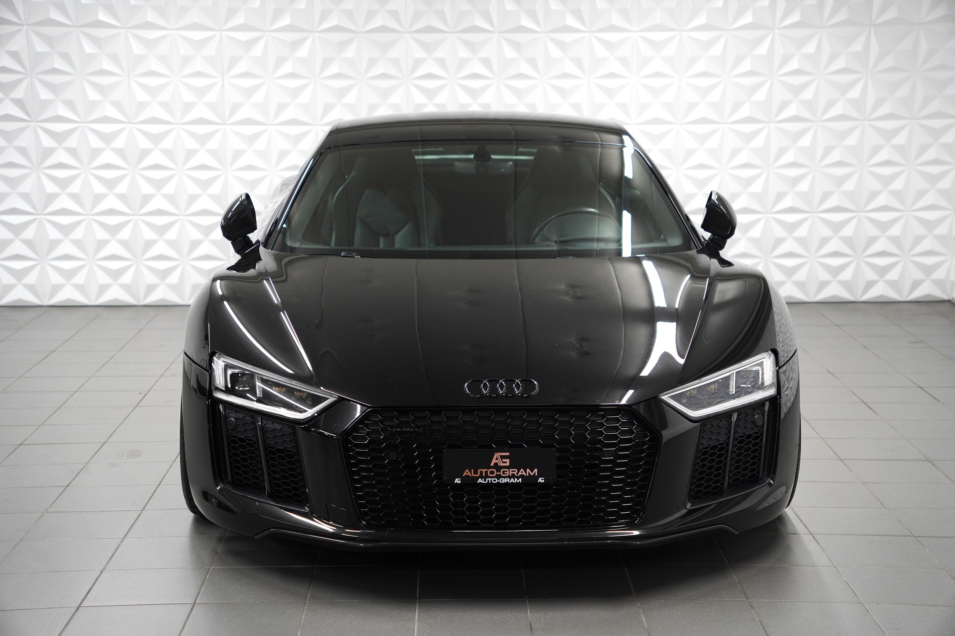 AUDI R8 Coupé 5.2 plus S-Tronic-image-7