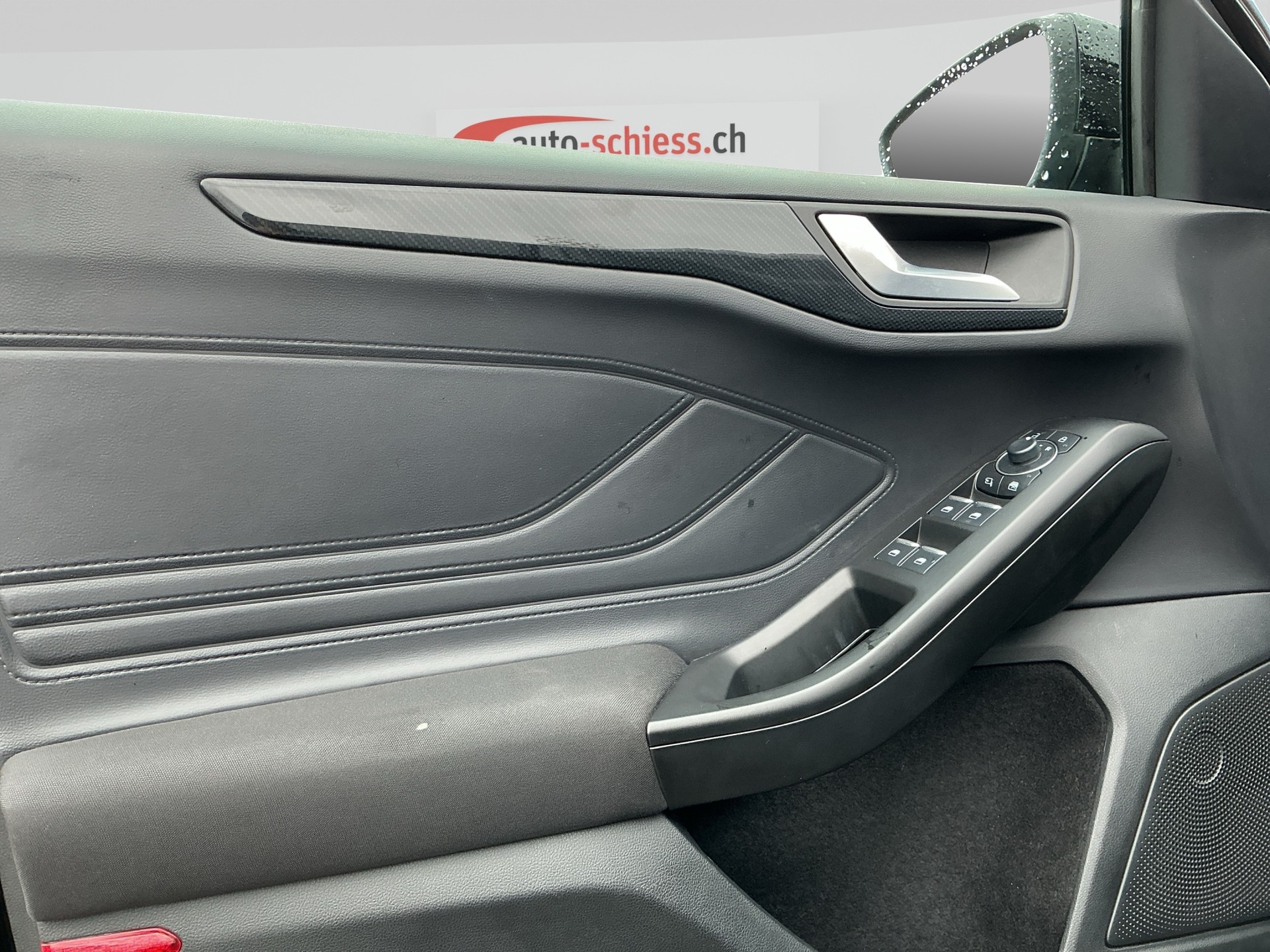 FORD Focus 1.0 Ecoboost ST-Line Automat-image-8