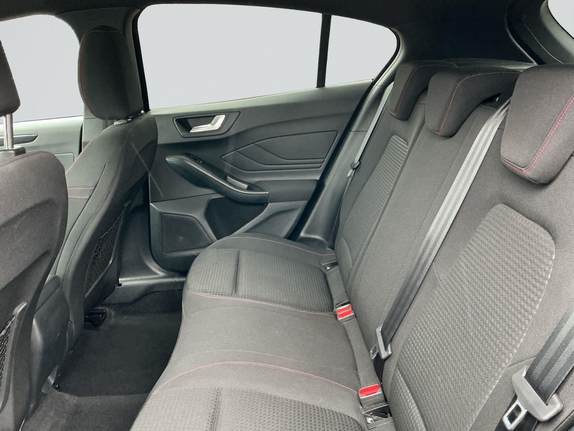 FORD Focus 1.0 Ecoboost ST-Line Automat-image-12