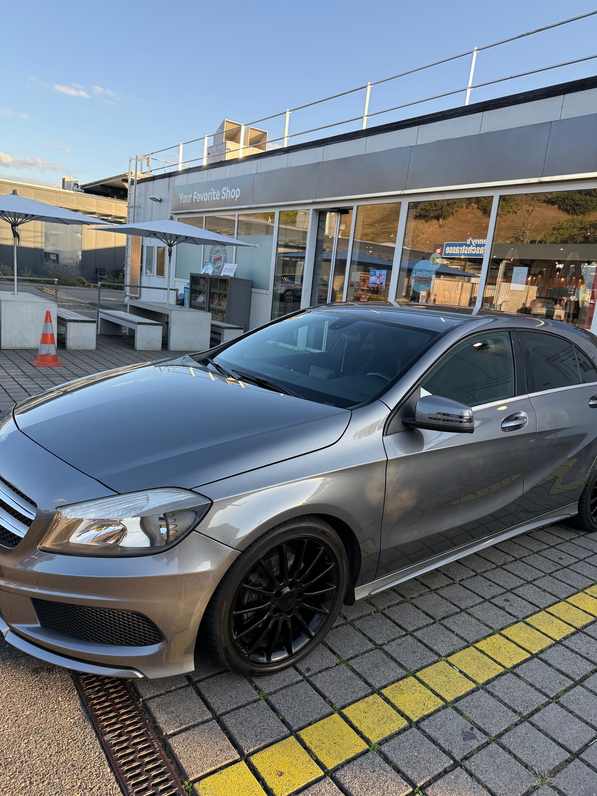 MERCEDES-BENZ A 180 BlueEF-image-1
