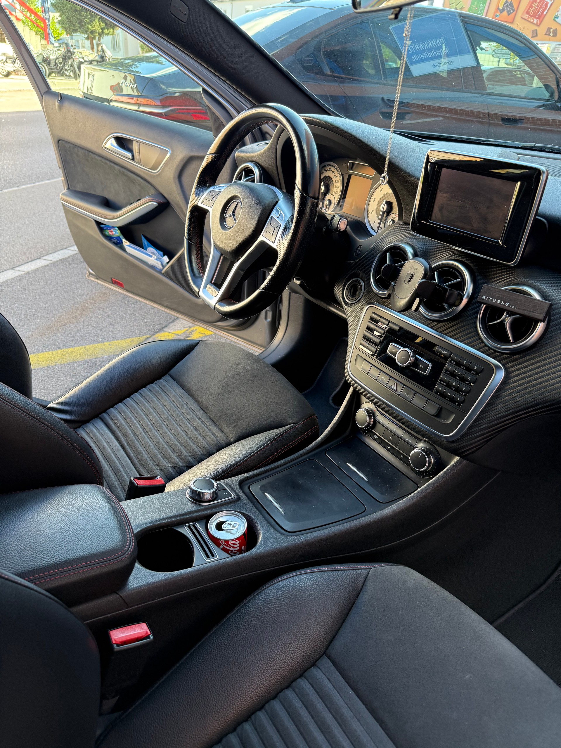 MERCEDES-BENZ A 180 BlueEF-image-5