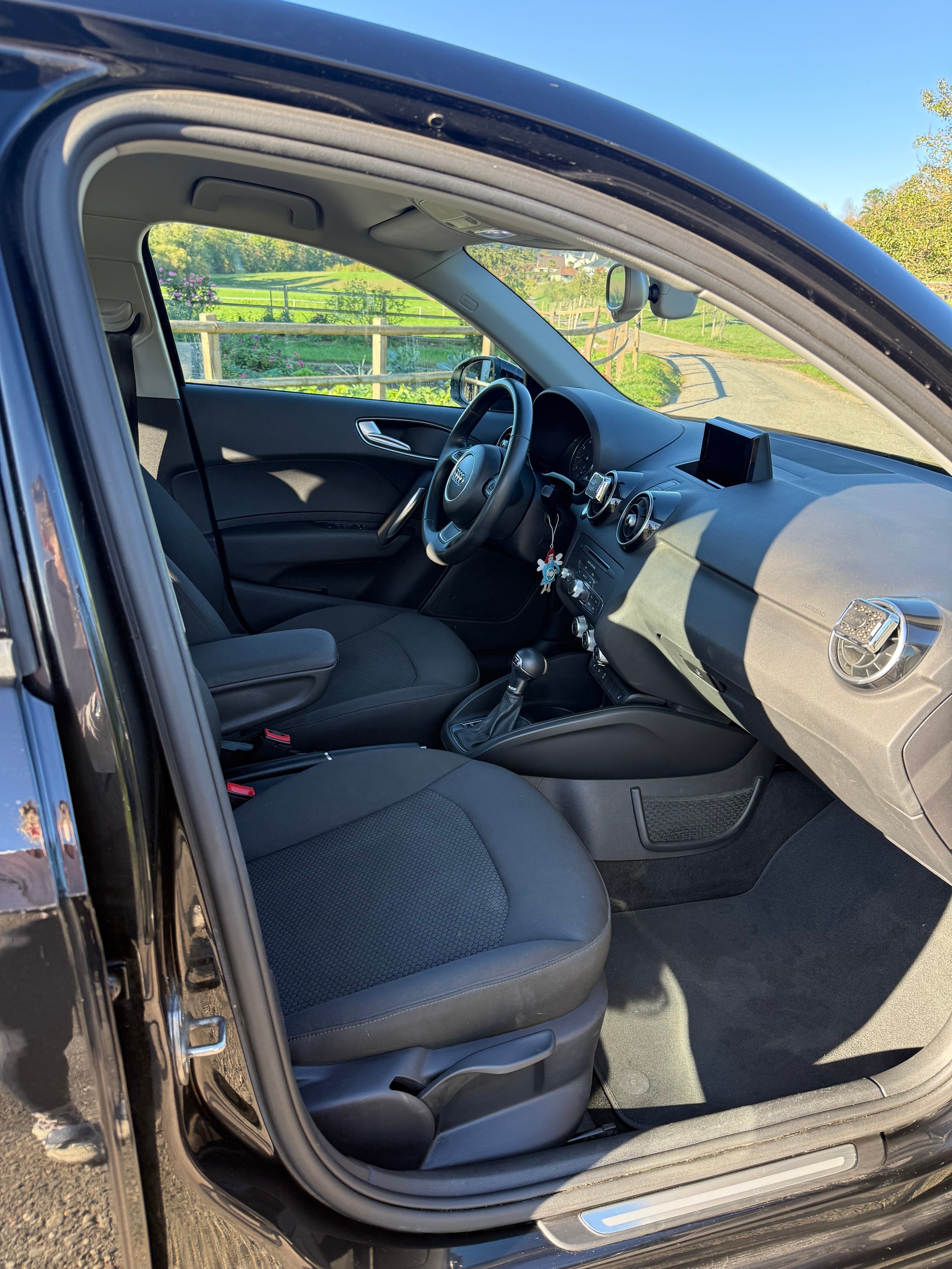 AUDI 1.0 TFSI ultra S-Tronic-image-1