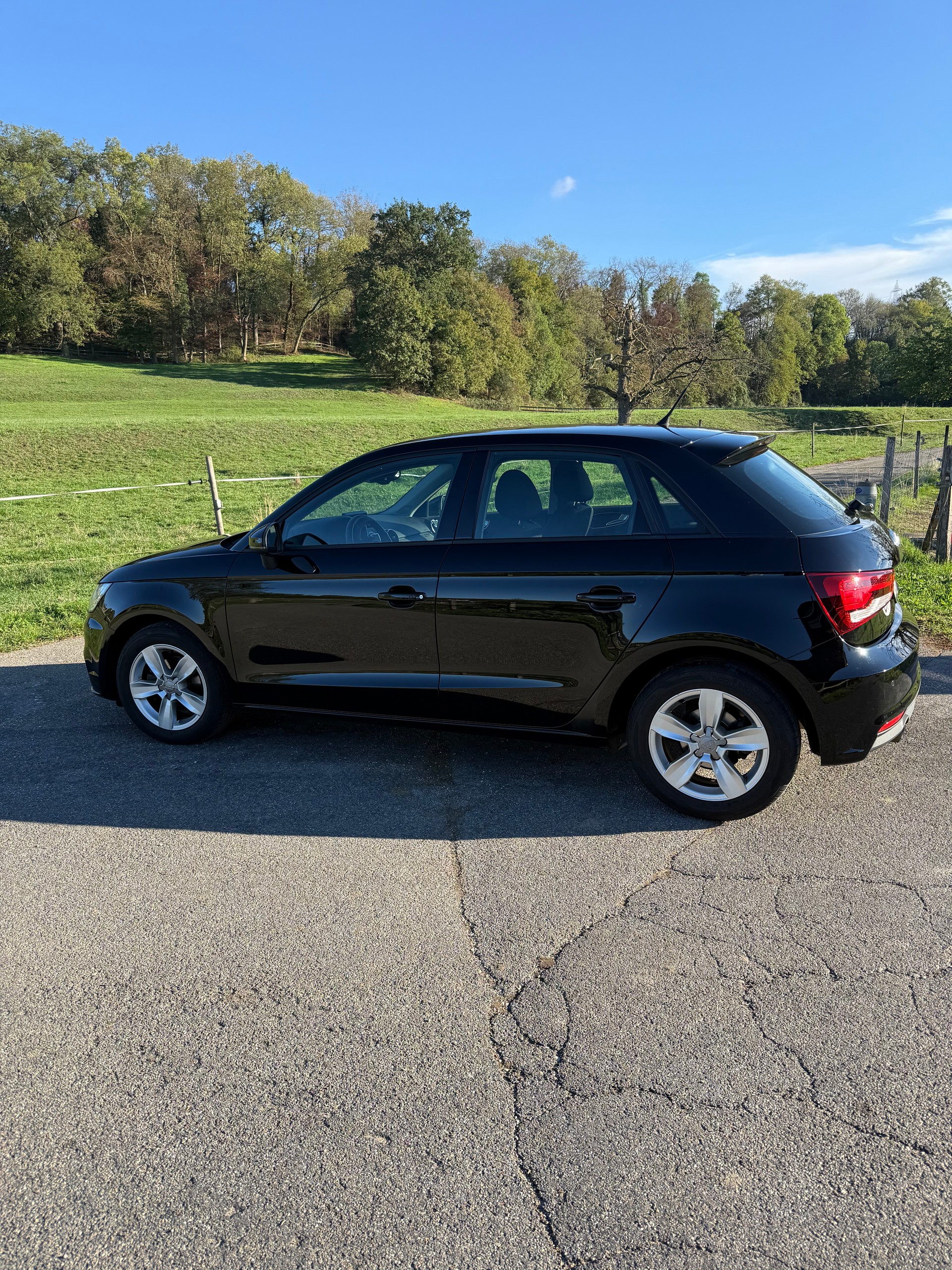 AUDI 1.0 TFSI ultra S-Tronic-image-5