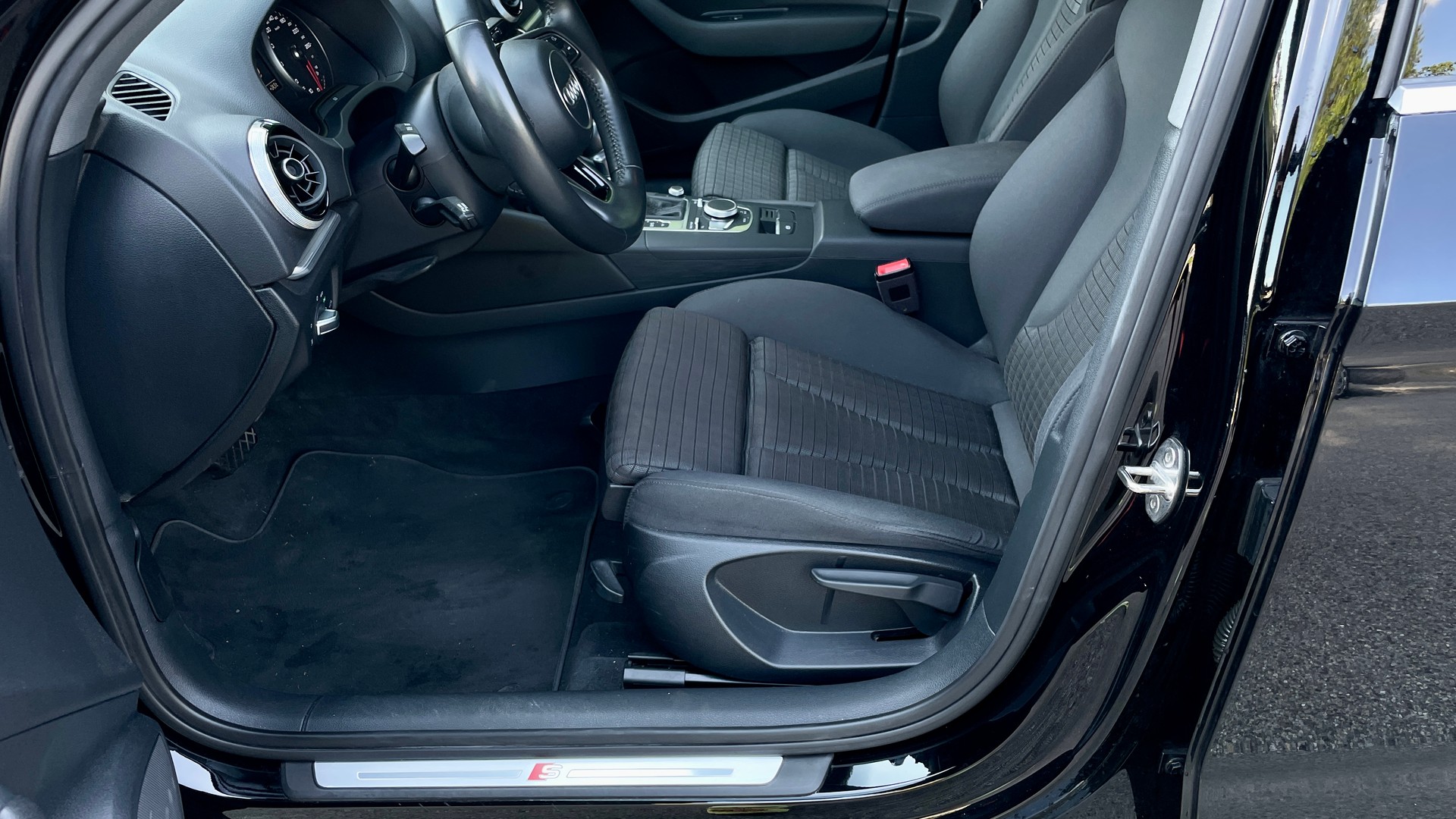 AUDI 40 TDI-image-5