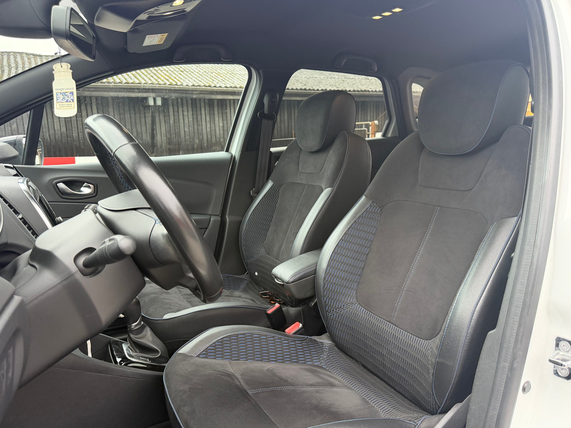 RENAULT Captur 1.3 T 16V S-Edition EDC-image-8