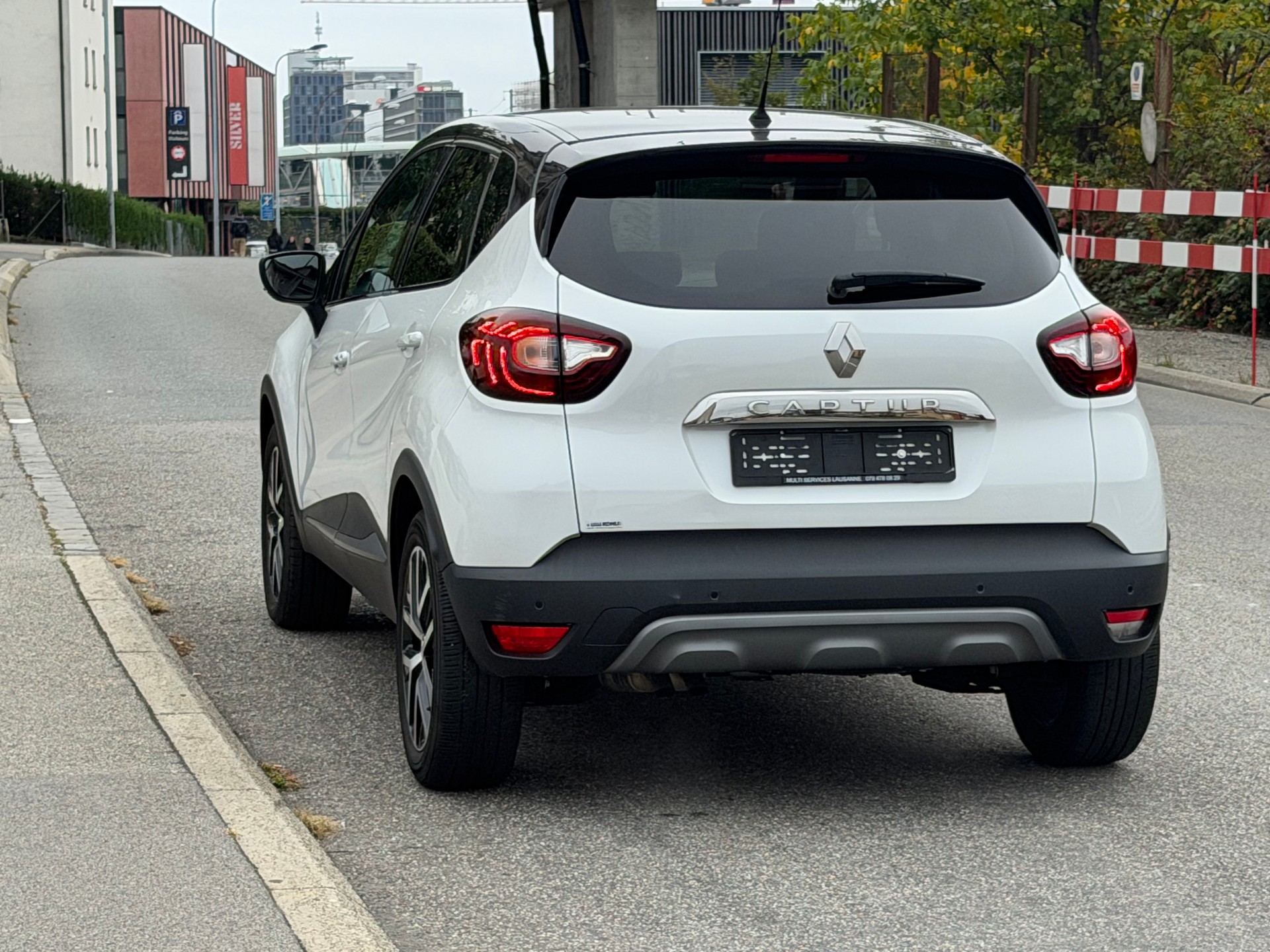 RENAULT Captur 1.3 T 16V S-Edition EDC-image-4