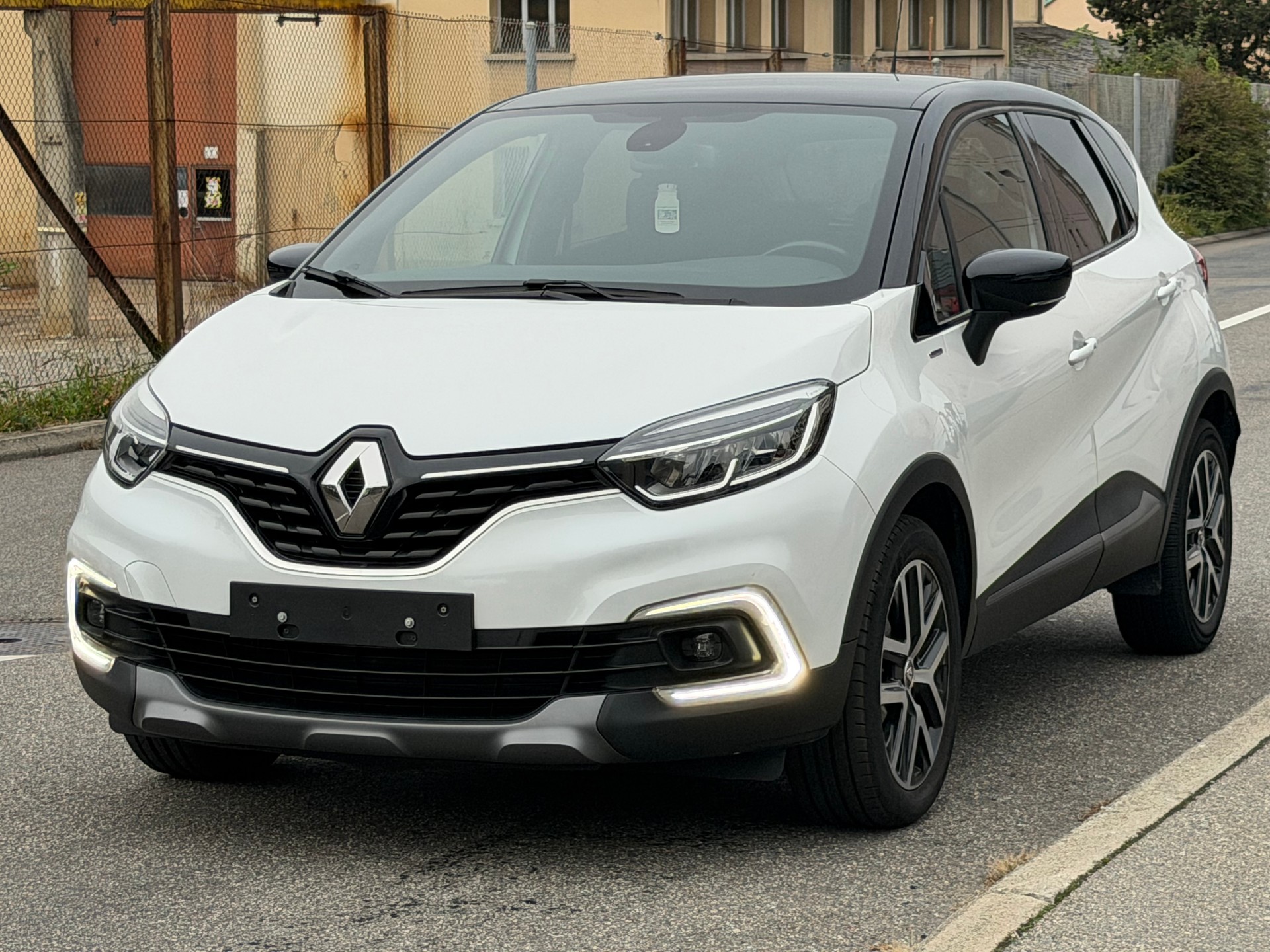 RENAULT Captur 1.3 T 16V S-Edition EDC-image-1