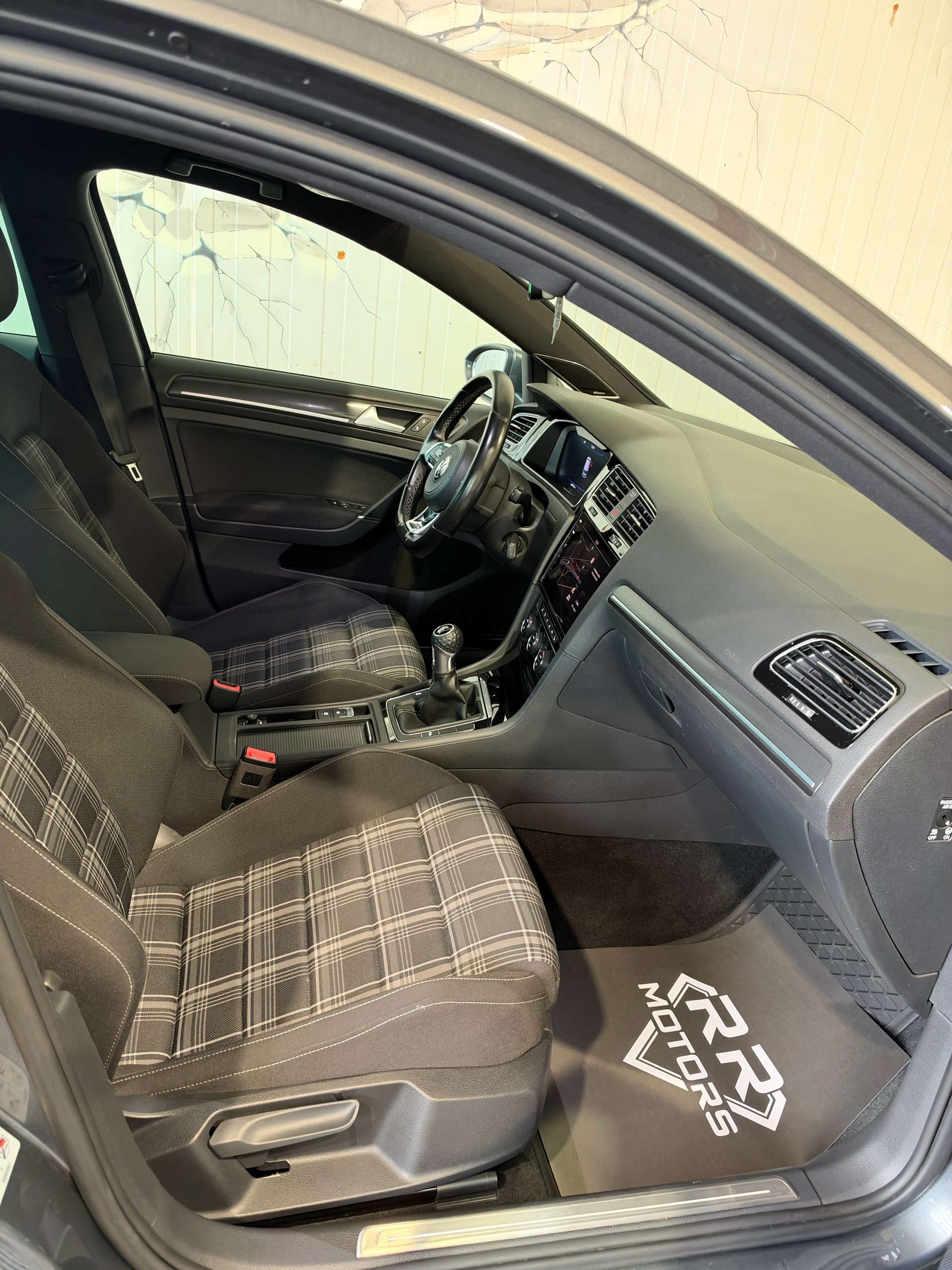 VW Golf 2.0 TDI GTD-image-6