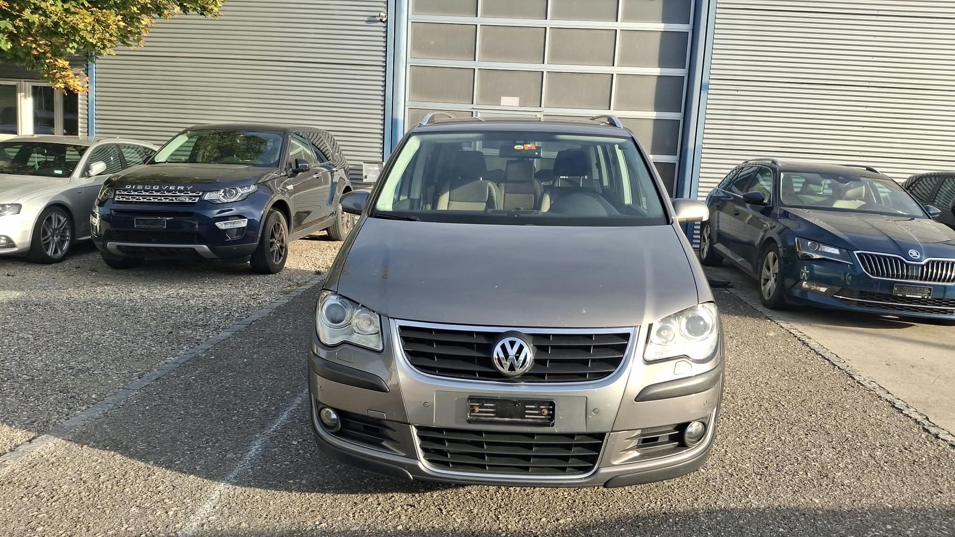 VW CrossTouran 2.0 TDI DSG-image-11