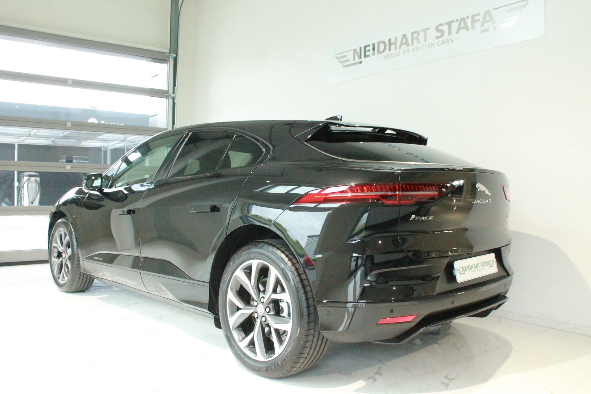 JAGUAR I-Pace EV400 HSE AWD-image-2