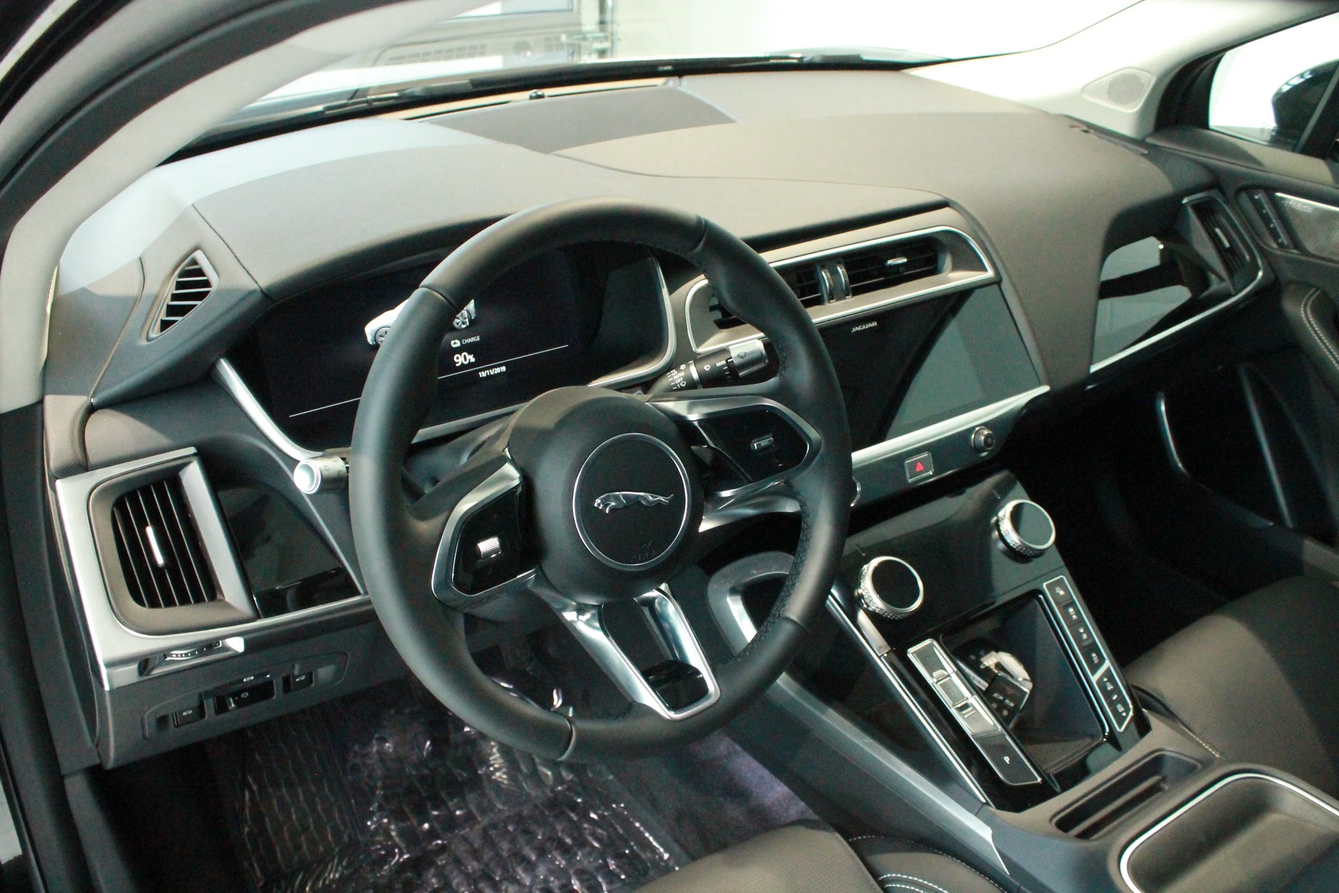 JAGUAR I-Pace EV400 HSE AWD-image-3