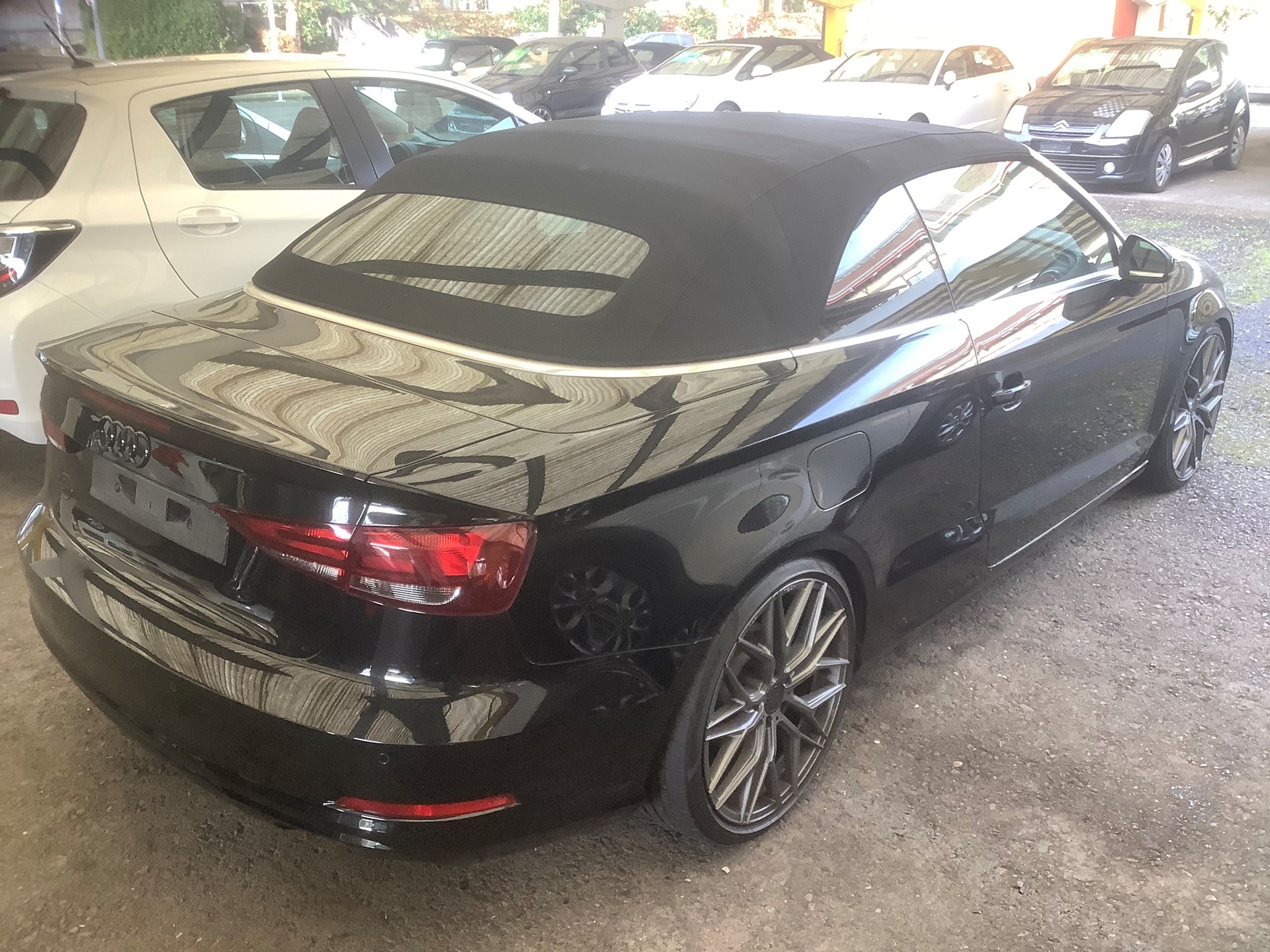 AUDI A3 Cabriolet 2.0 TDI Attraction quattro-image-14