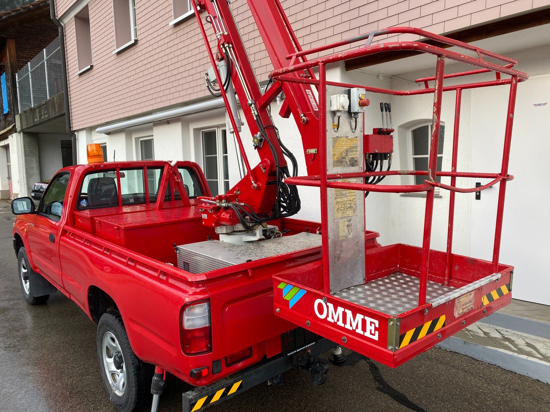 TOYOTA HI-LUX 4x4 Hebebühne-image-13