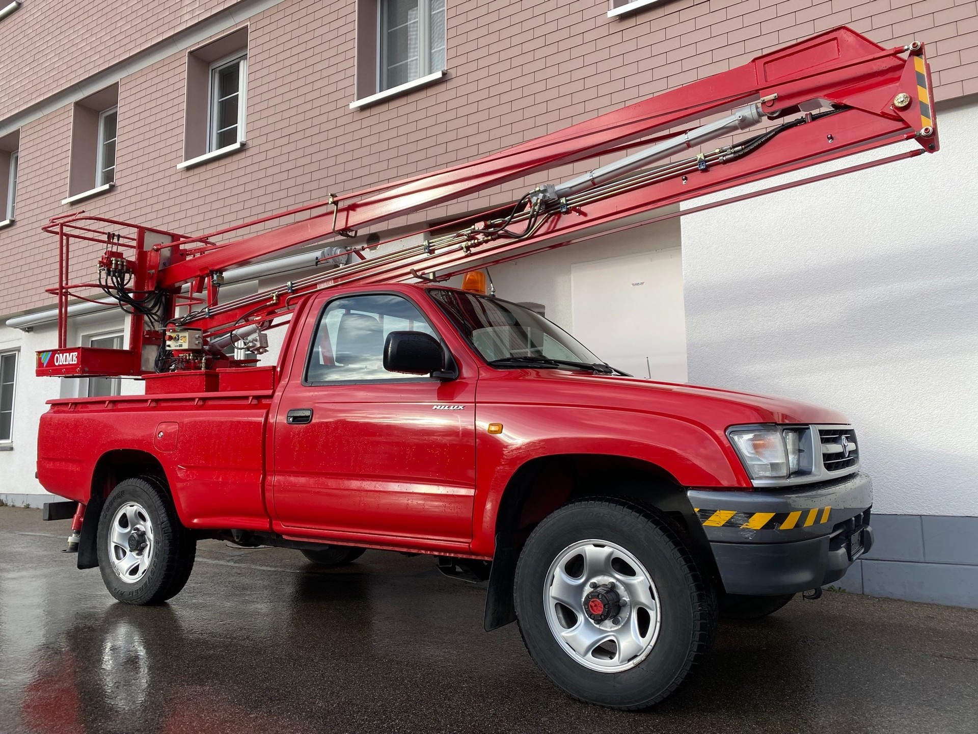 TOYOTA HI-LUX 4x4 Hebebühne-image-1