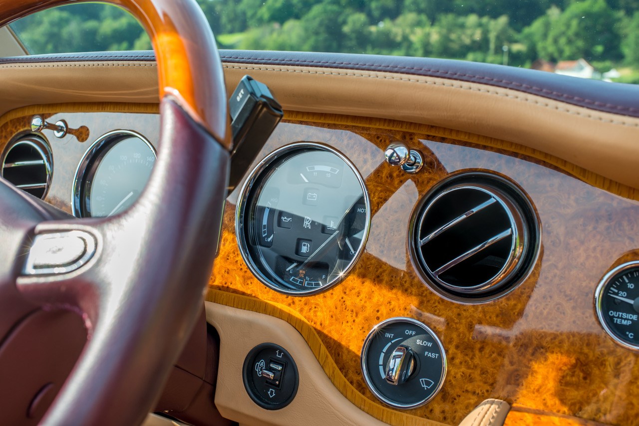 ROLLS-ROYCE Corniche Last of Line-image-12