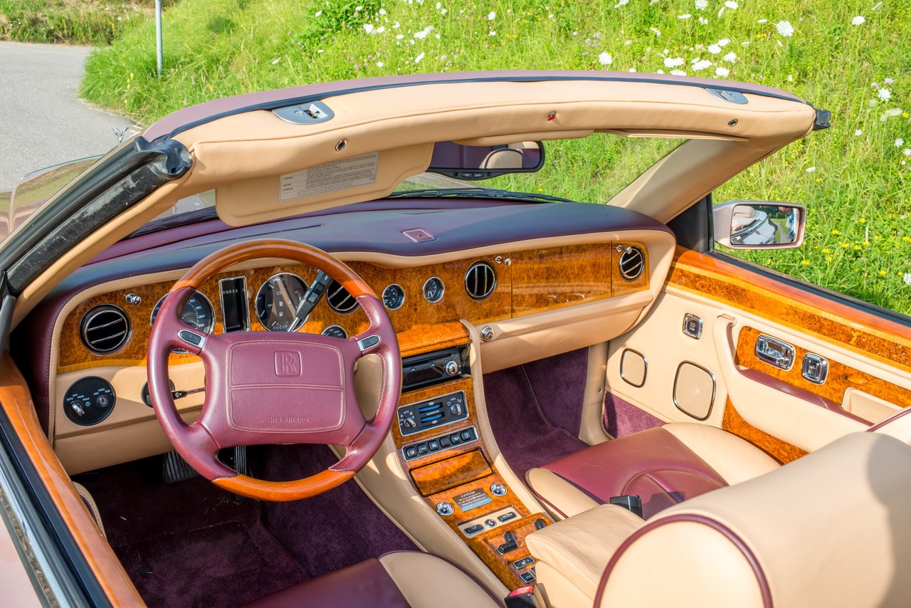 ROLLS-ROYCE Corniche Last of Line-image-10