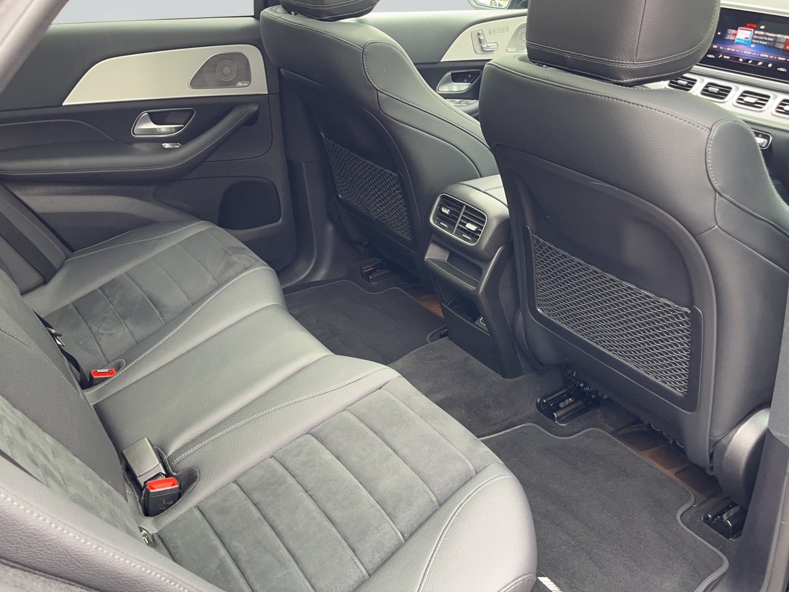 MERCEDES-BENZ GLE 350 e AMG Line 4M 9G-image-10