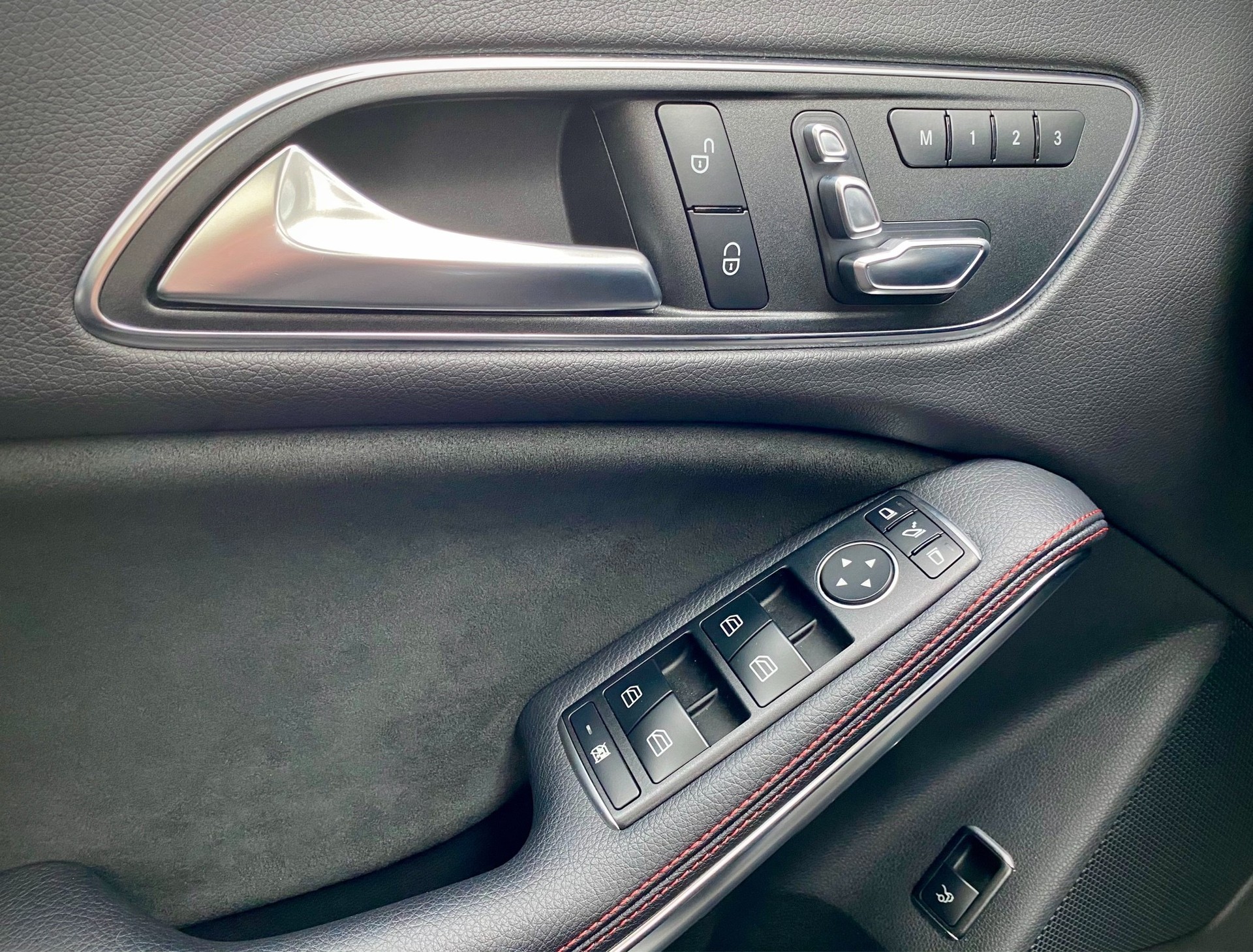 MERCEDES-BENZ CLA 250 AMG Line 7G-DCT 4Matic - Véhicule Suisse (CH)-image-8
