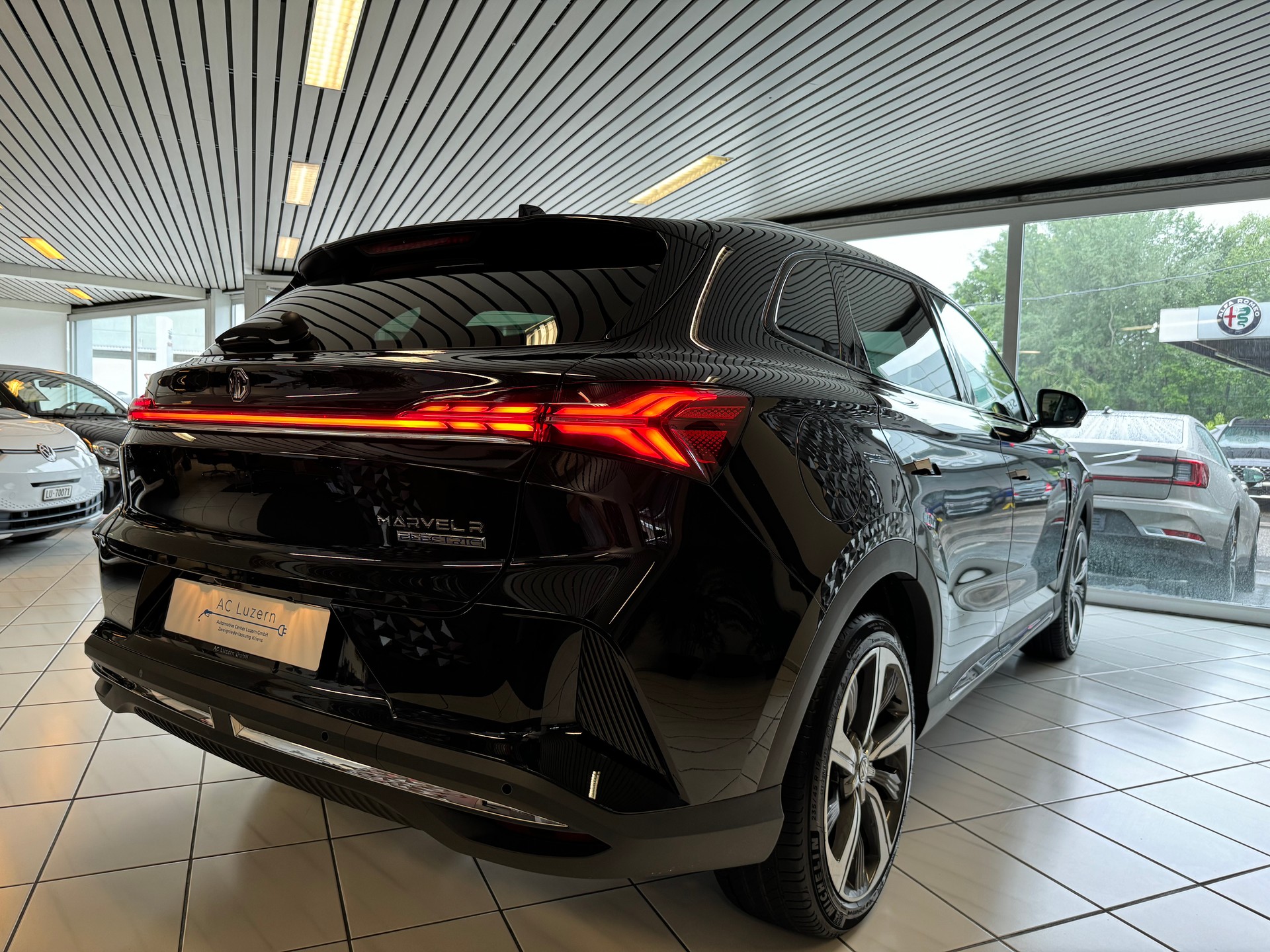 MG Marvel R 72 KWh-showroom-element-2