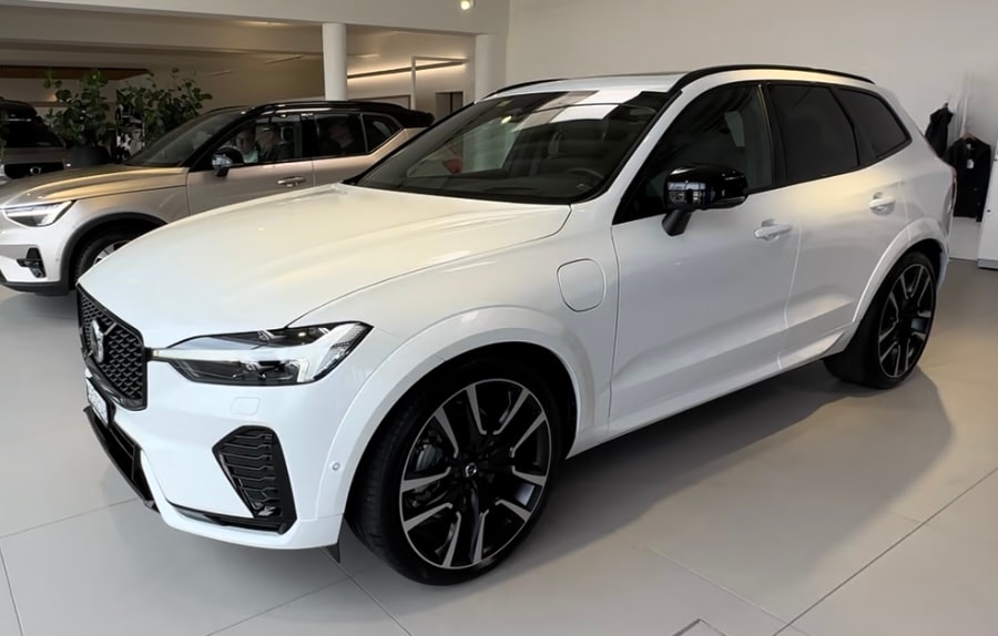 VOLVO XC60 T8 eAWD PluginHybrid R-Design Geartronic-image-1