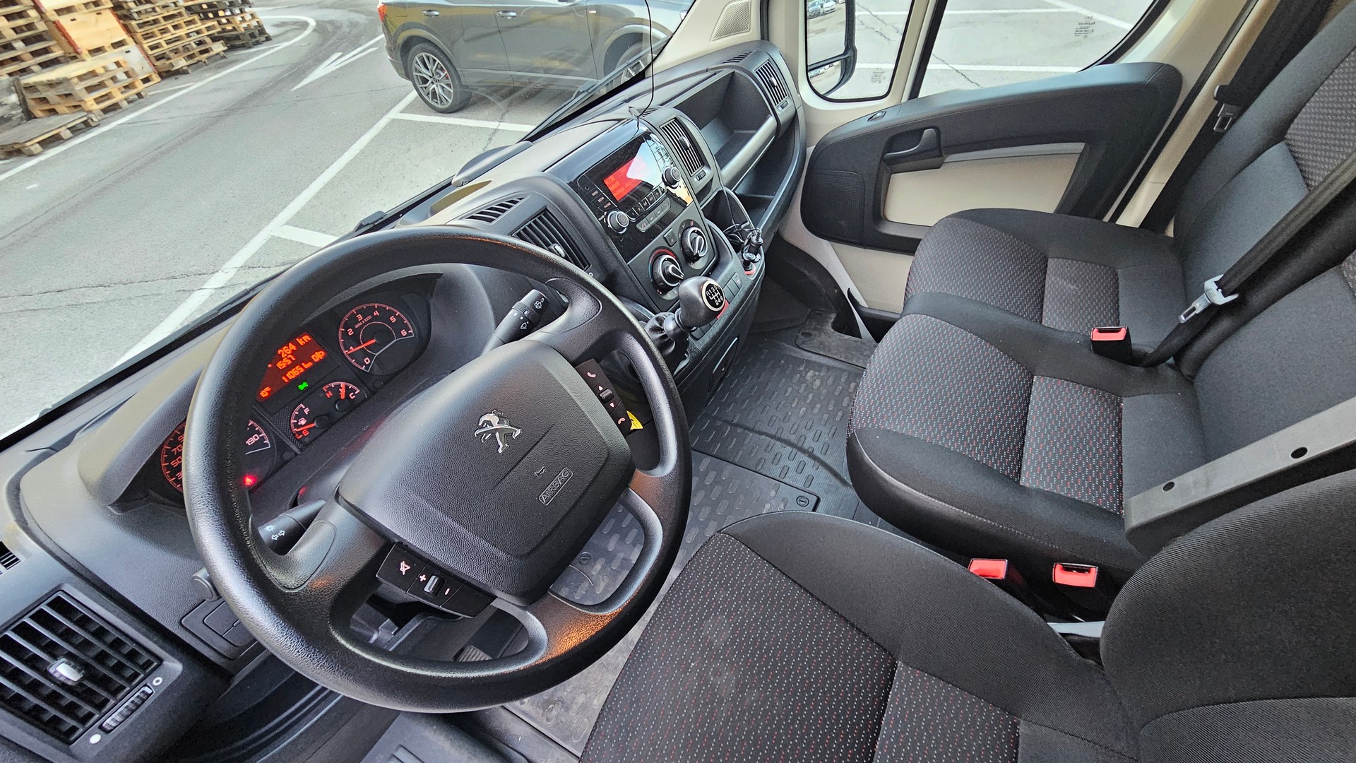 PEUGEOT BOXER-image-6
