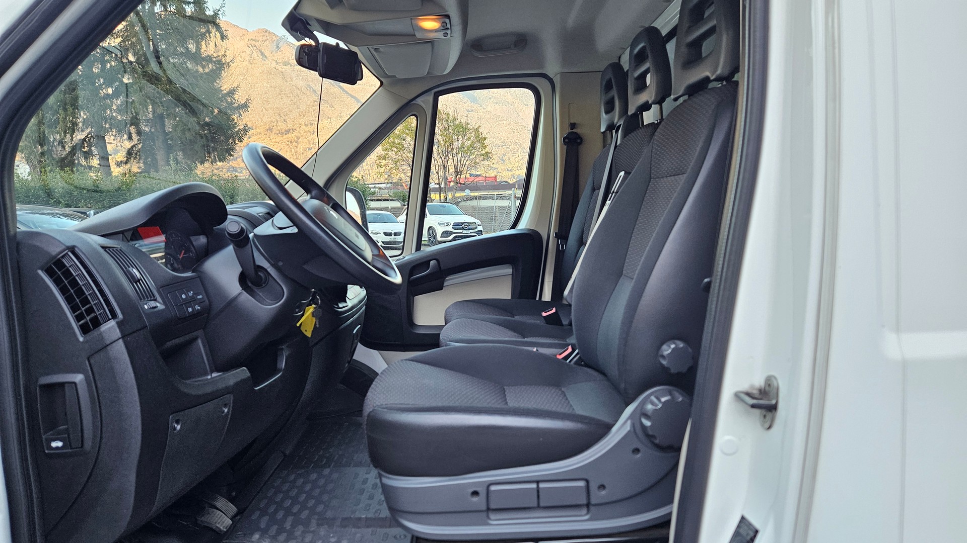 PEUGEOT BOXER-image-5