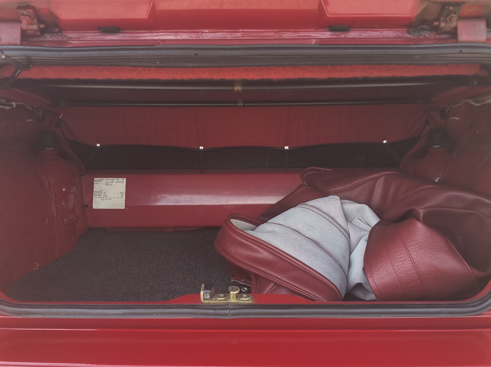 VW Golf Cabriolet 1800 (GL) Red Spezial-image-14