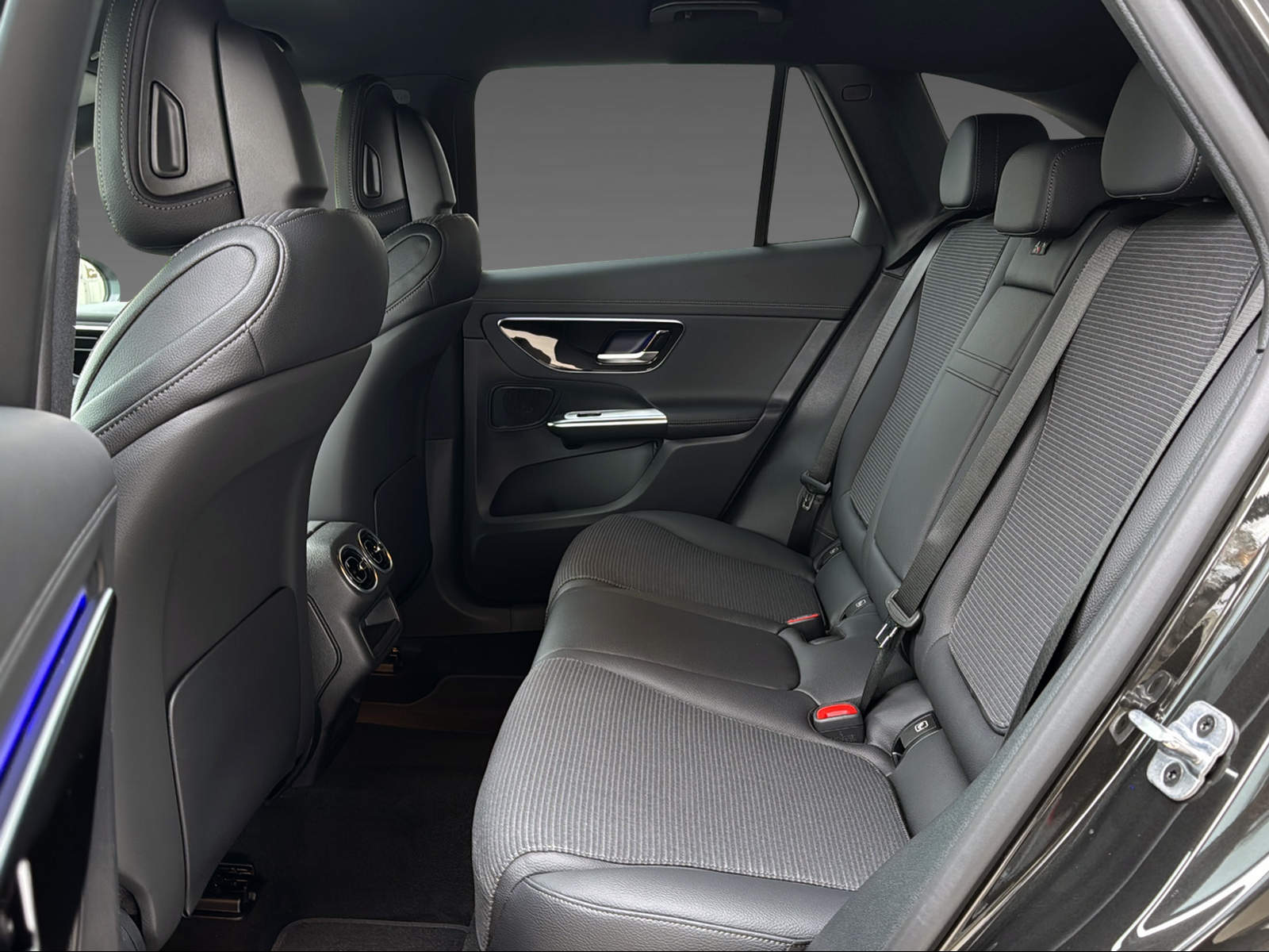 MERCEDES-BENZ GLC 300 4Matic 9G-Tronic-image-10
