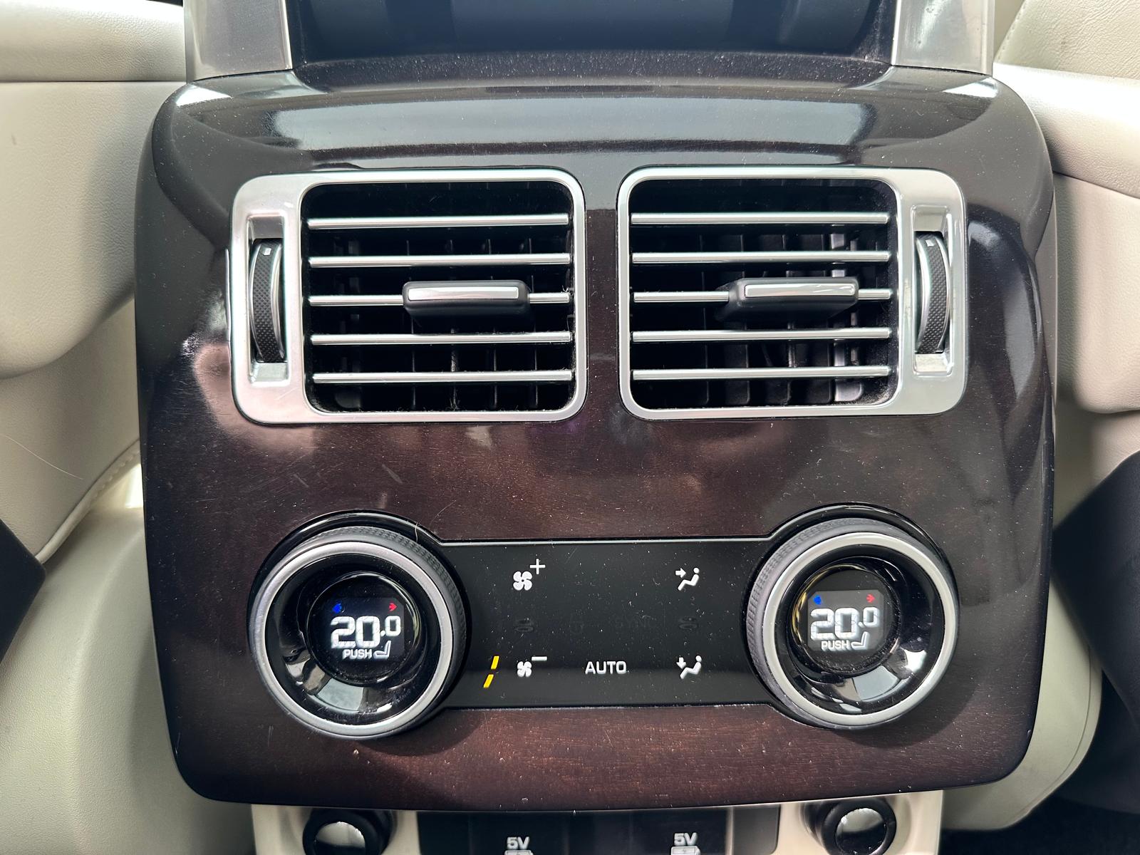 LAND ROVER Range Rover 4.4 SDV8 Vogue Automatic-image-52