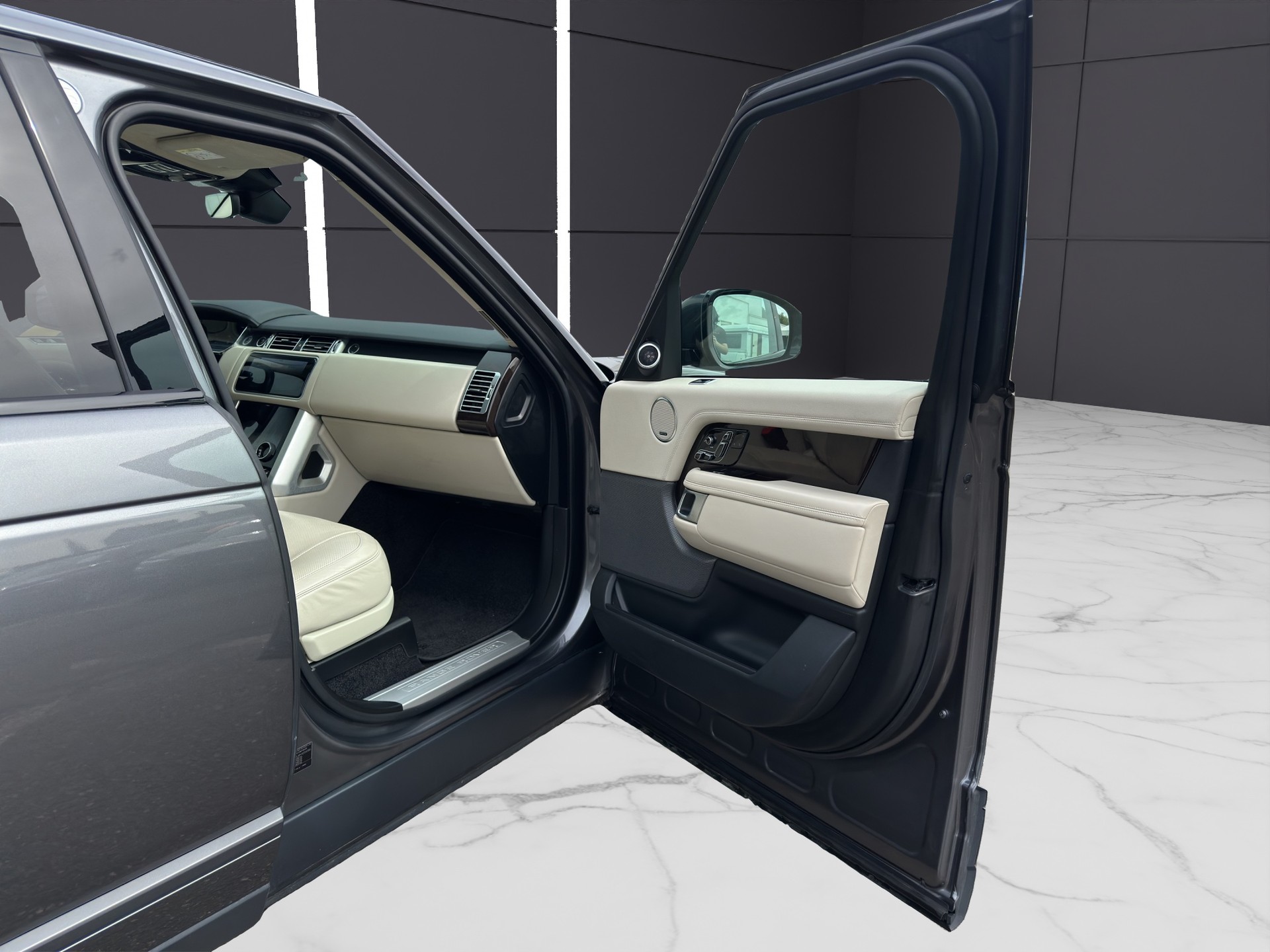 LAND ROVER Range Rover 4.4 SDV8 Vogue Automatic-image-21