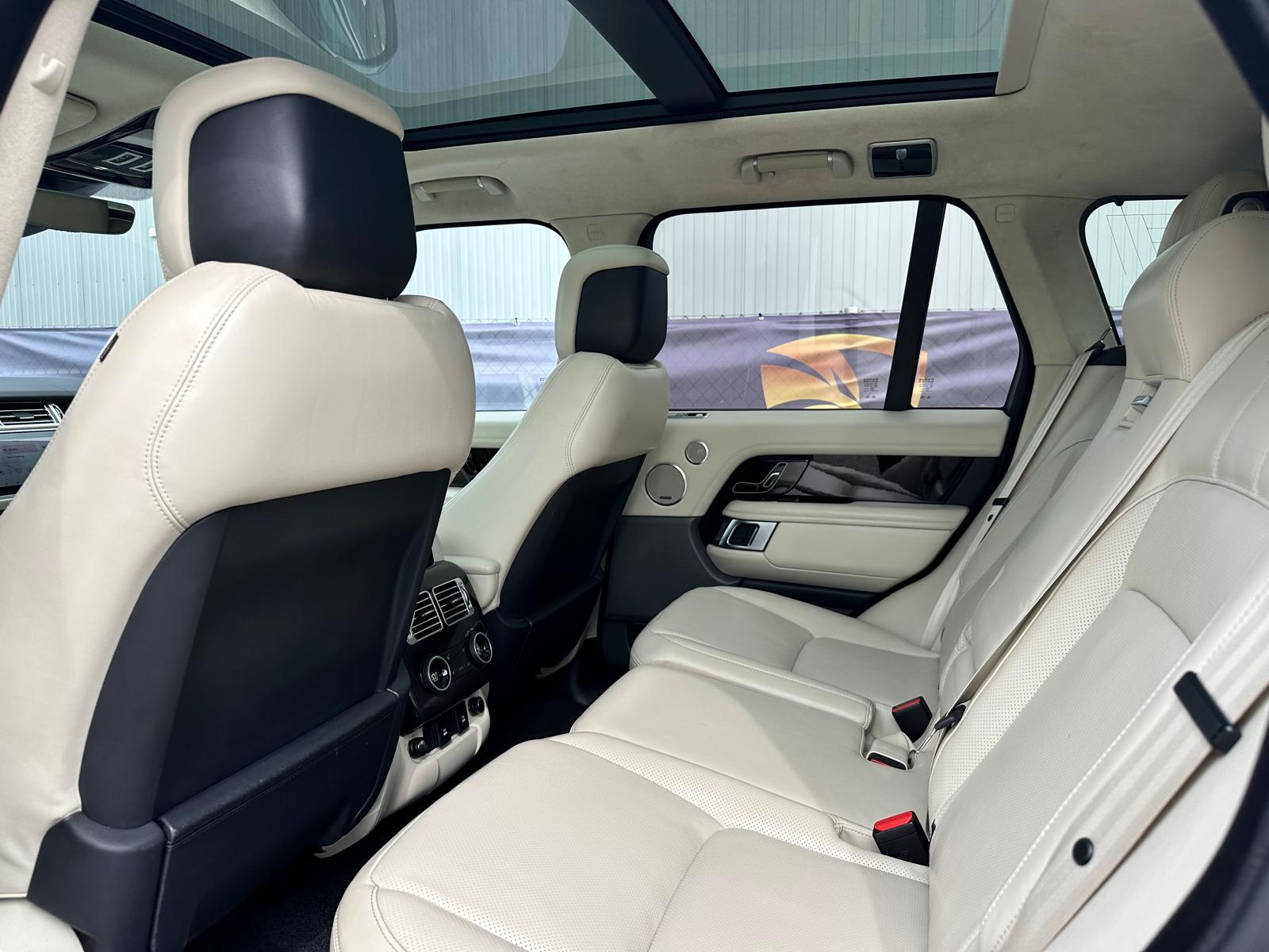 LAND ROVER Range Rover 4.4 SDV8 Vogue Automatic-image-48