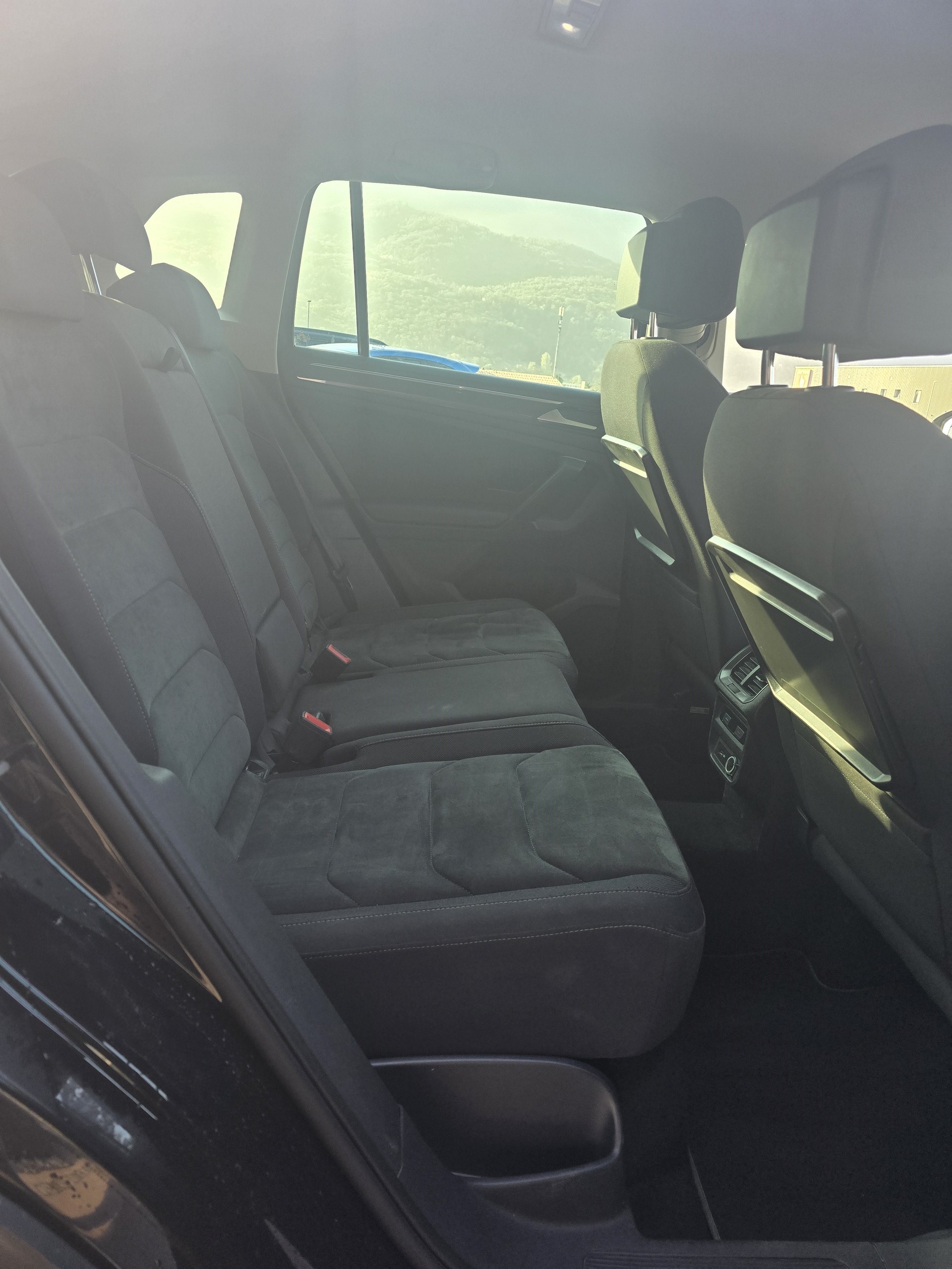 VW Tiguan 2.0 TDI SCR Highline 4Motion DSG-image-14