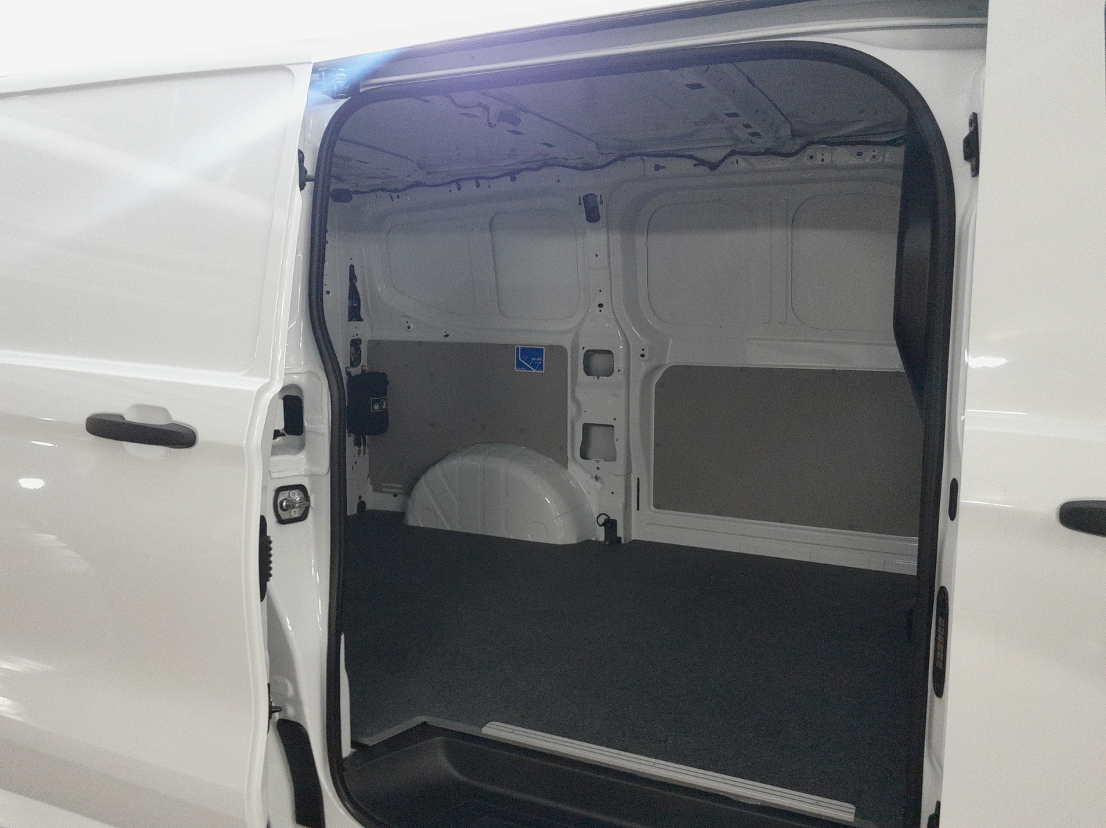 VW e-Transporter 70 kWh-image-11