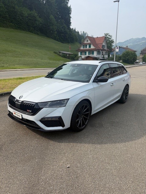SKODA Octavia Combi 2.0 TDI DSG RS 4x4-showroom-element-2