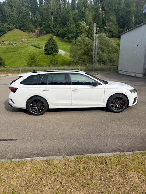 SKODA Octavia Combi 2.0 TDI DSG RS 4x4-image-7
