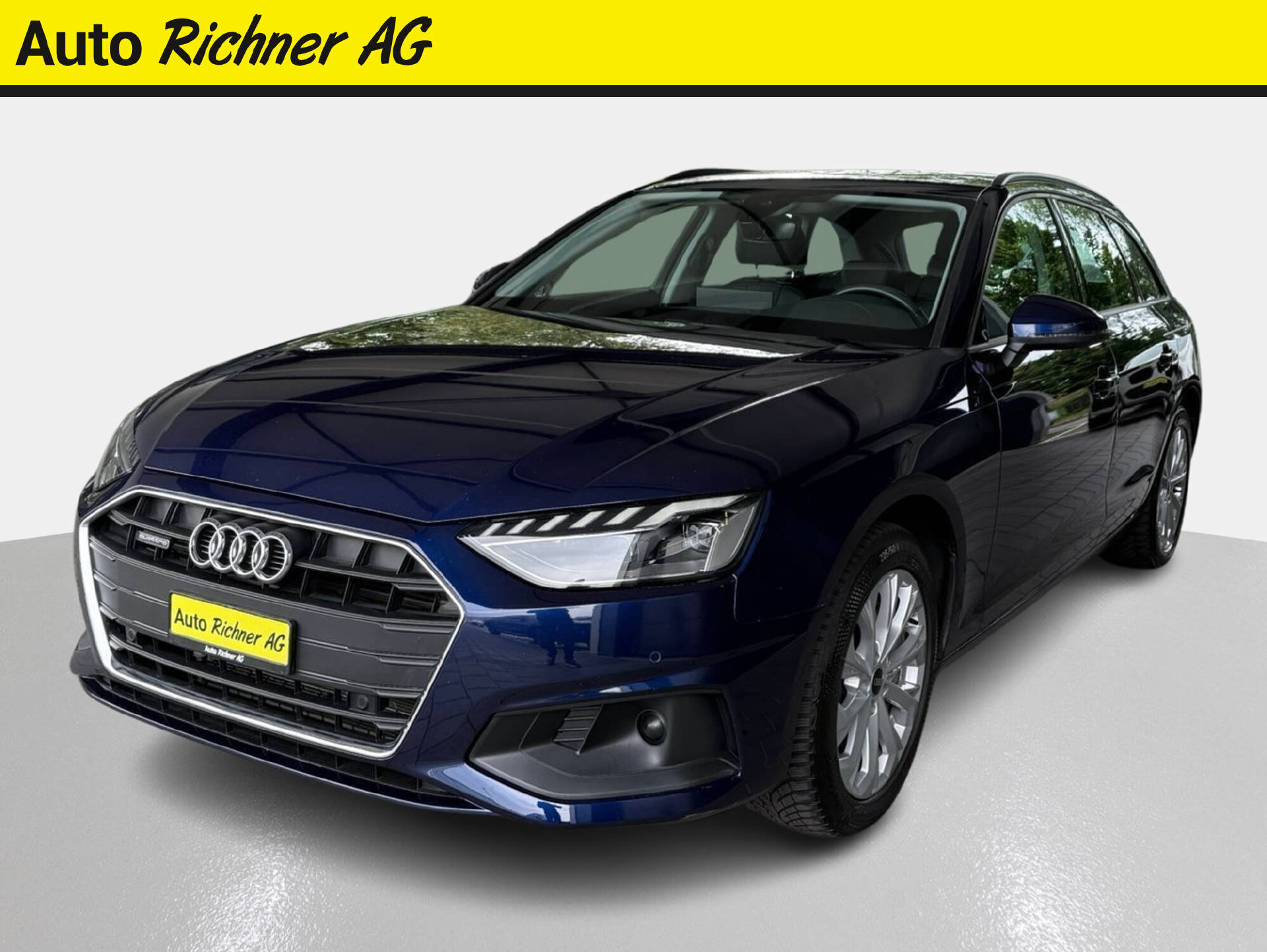 AUDI A4 Avant 2.0 40 TDI Attraction quattro S-Tronic-image-1