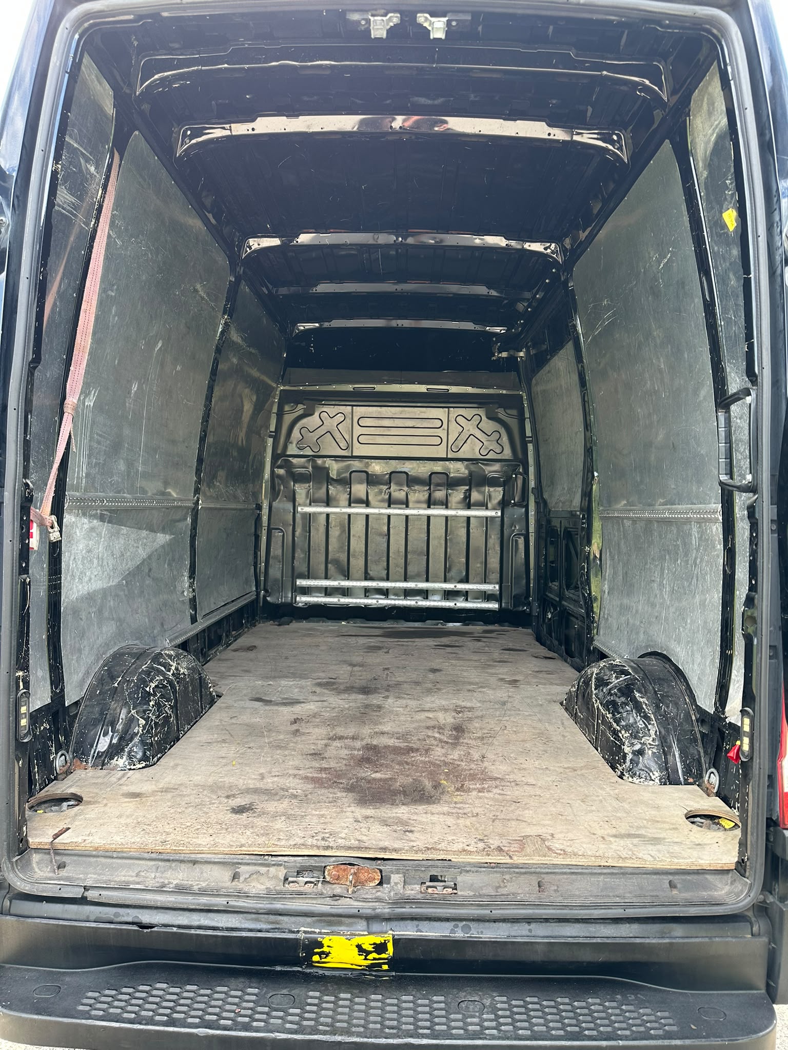 IVECO 33 S 14 AHK Kasten Automat Navi Xenon-image-9